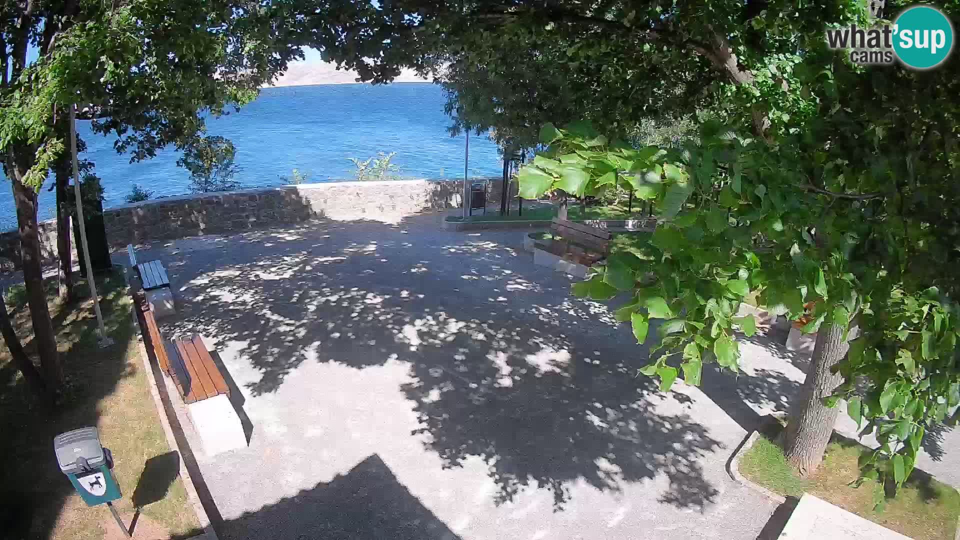 Spletna kamera Senj v živo – Park pisateljev in Velebitski kanal