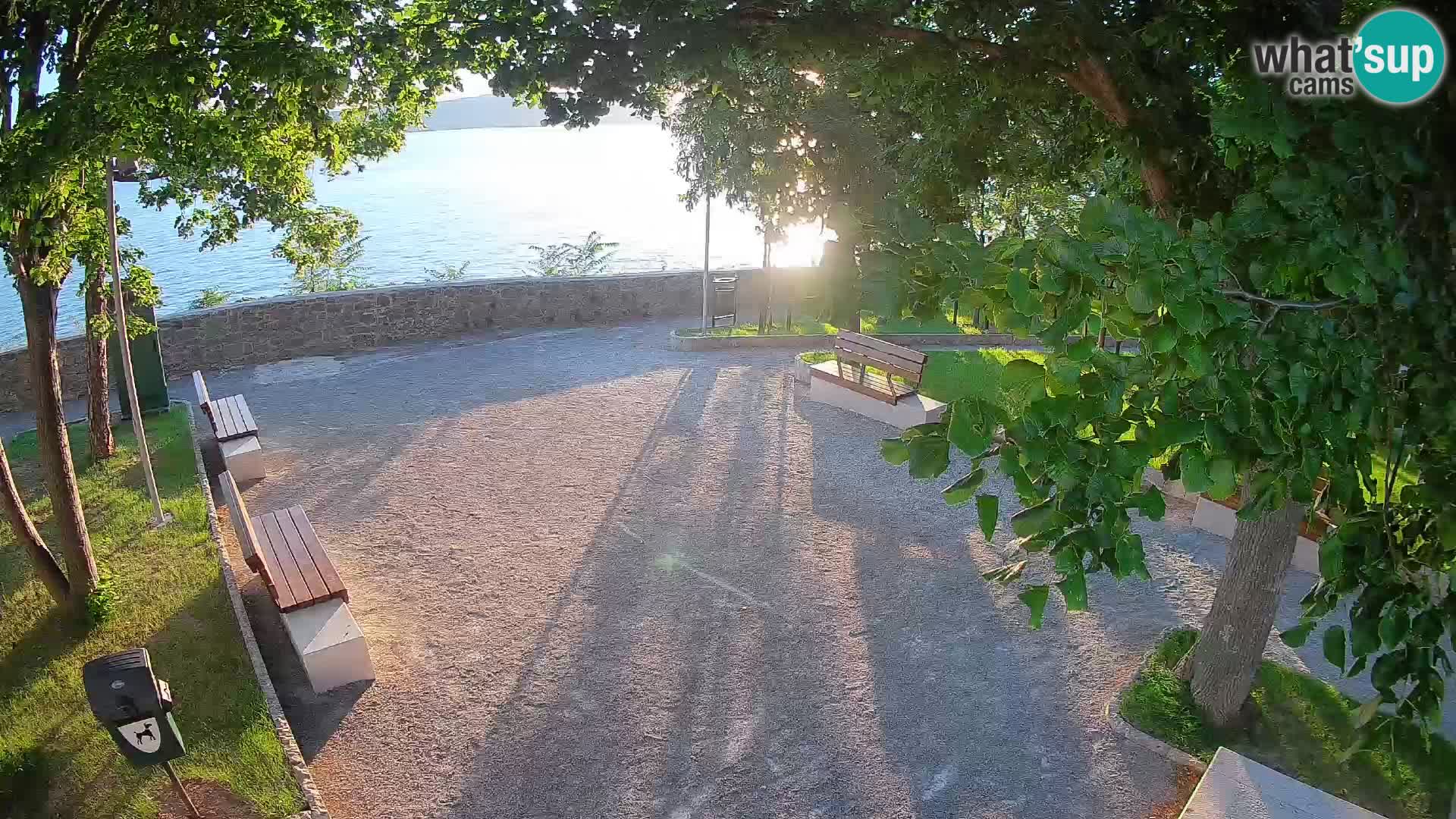 Kamera uživo Senj – Park književnika i Velebitski kanal