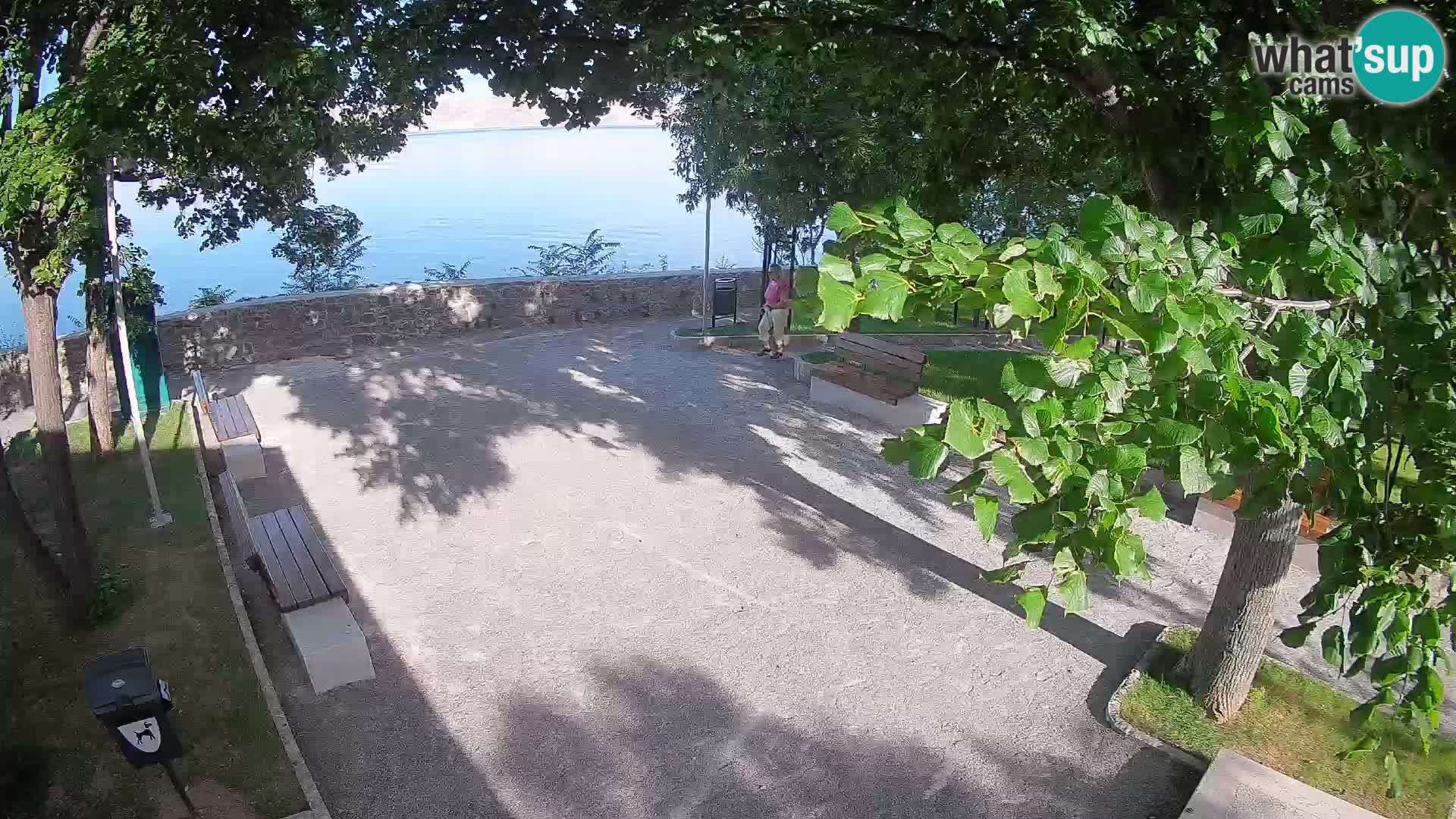 Spletna kamera Senj v živo – Park pisateljev in Velebitski kanal