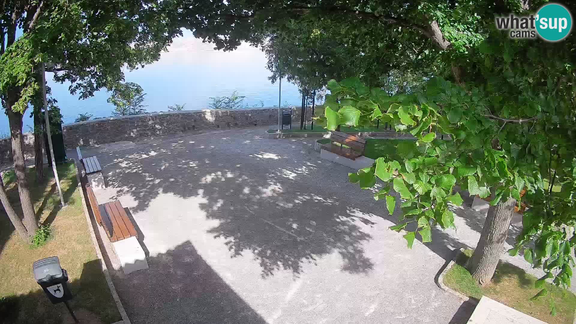 Webcam Senj en direct – Parc des Écrivains et canal du Velebit