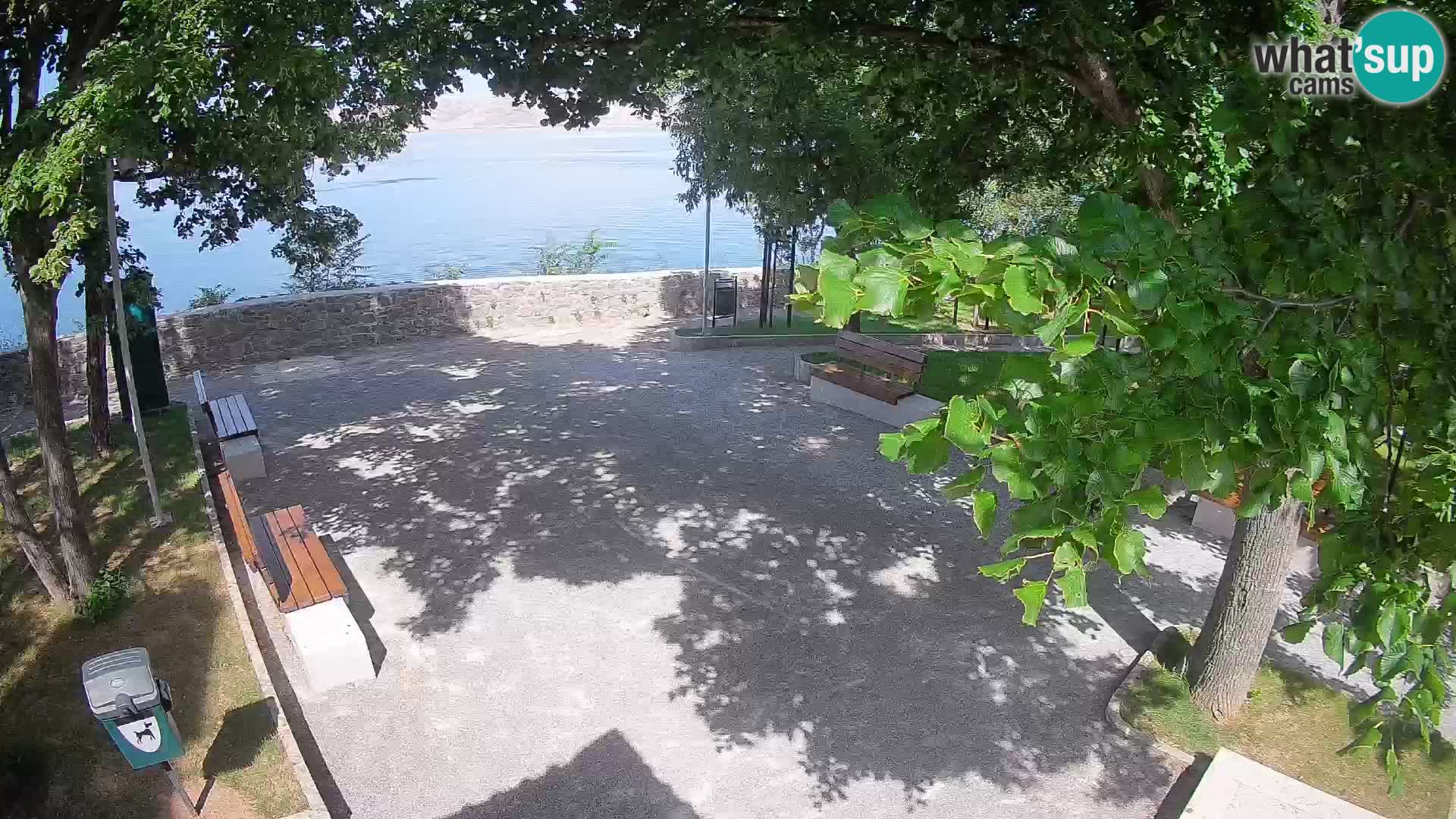 Spletna kamera Senj v živo – Park pisateljev in Velebitski kanal