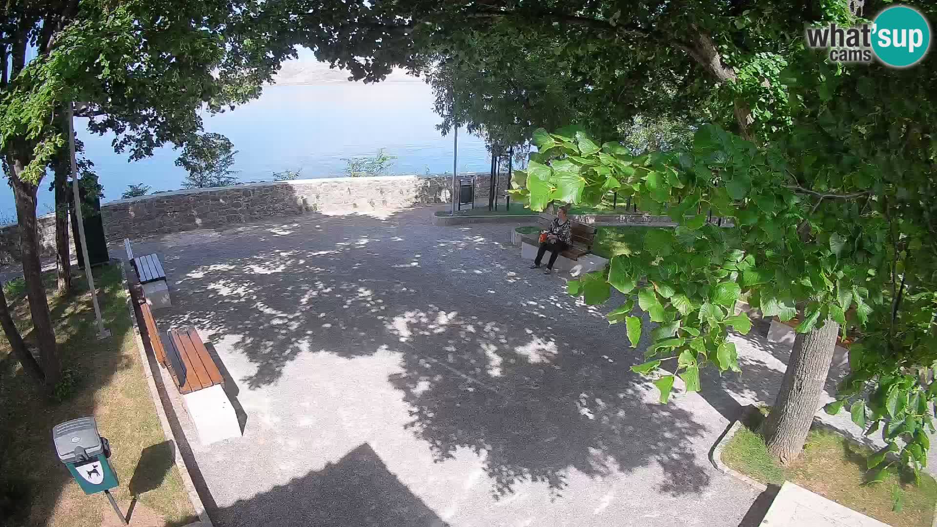 Spletna kamera Senj v živo – Park pisateljev in Velebitski kanal