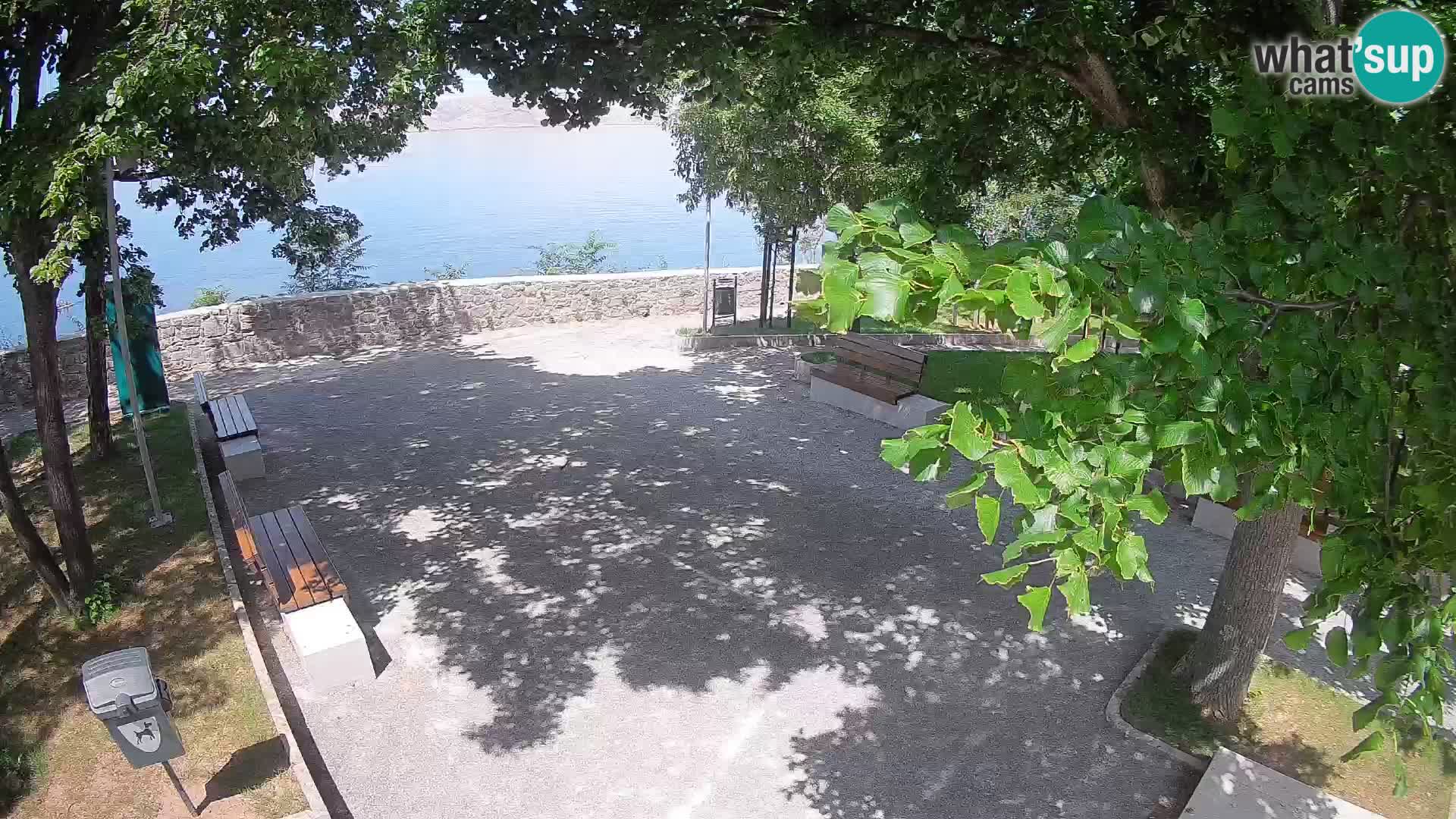 Spletna kamera Senj v živo – Park pisateljev in Velebitski kanal