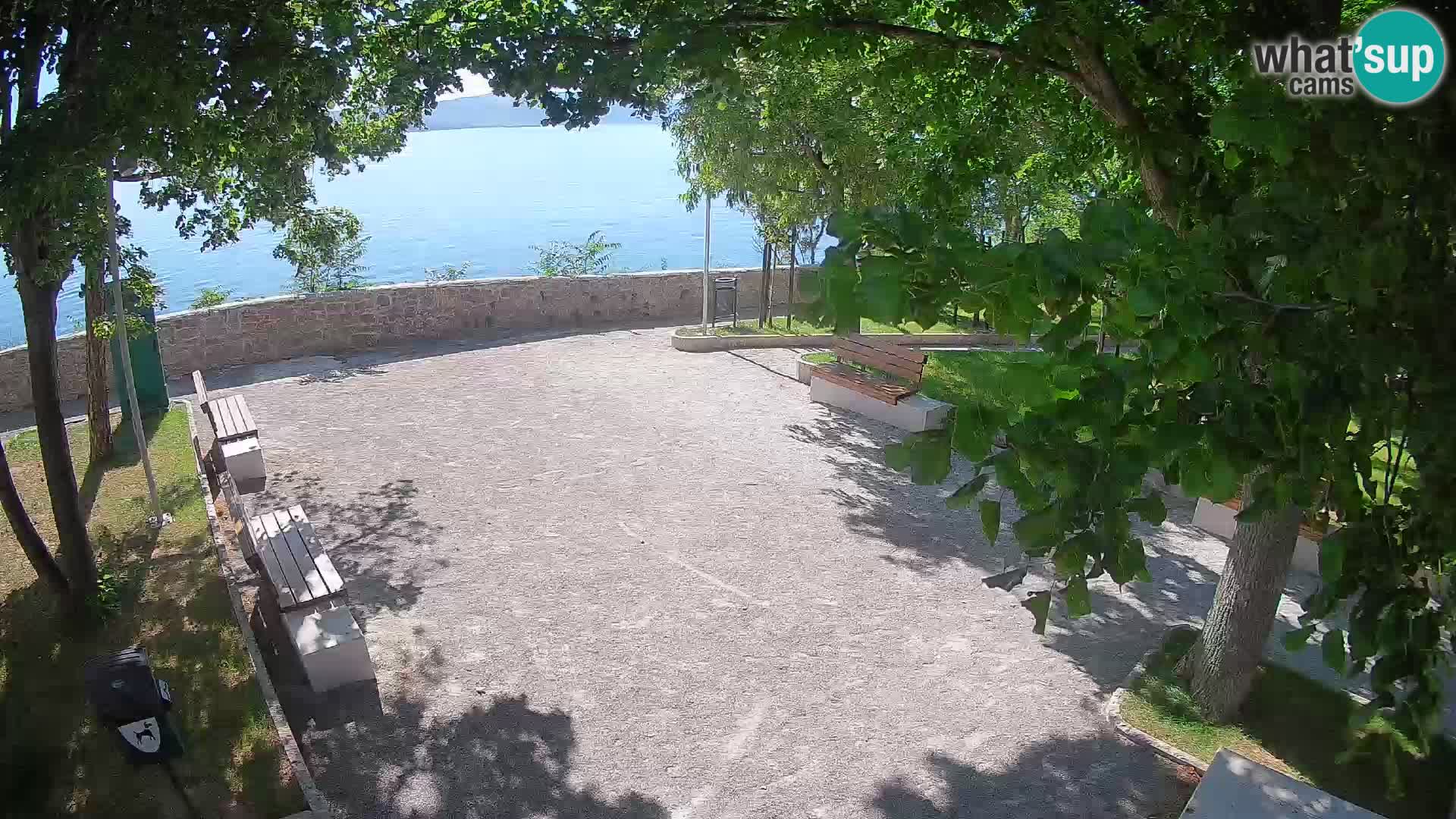 Spletna kamera Senj v živo – Park pisateljev in Velebitski kanal