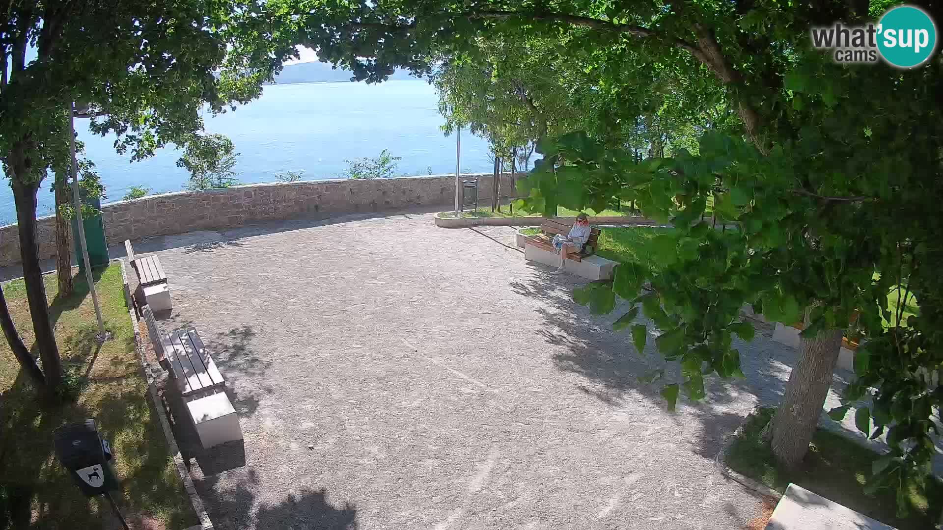 Spletna kamera Senj v živo – Park pisateljev in Velebitski kanal
