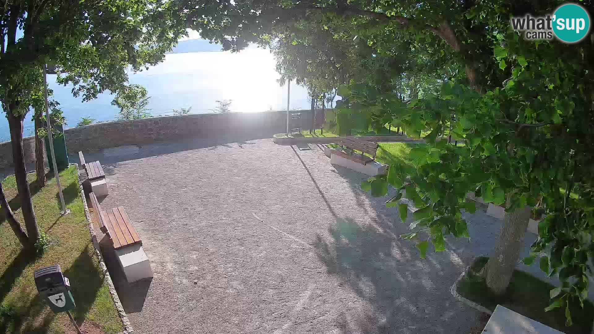 Webcam Senj en direct – Parc des Écrivains et canal du Velebit