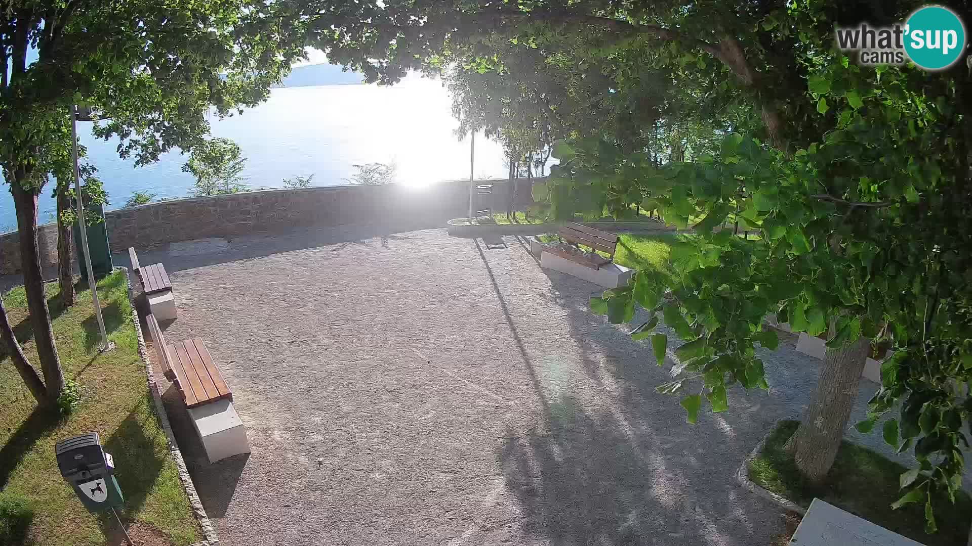 Kamera uživo Senj – Park književnika i Velebitski kanal