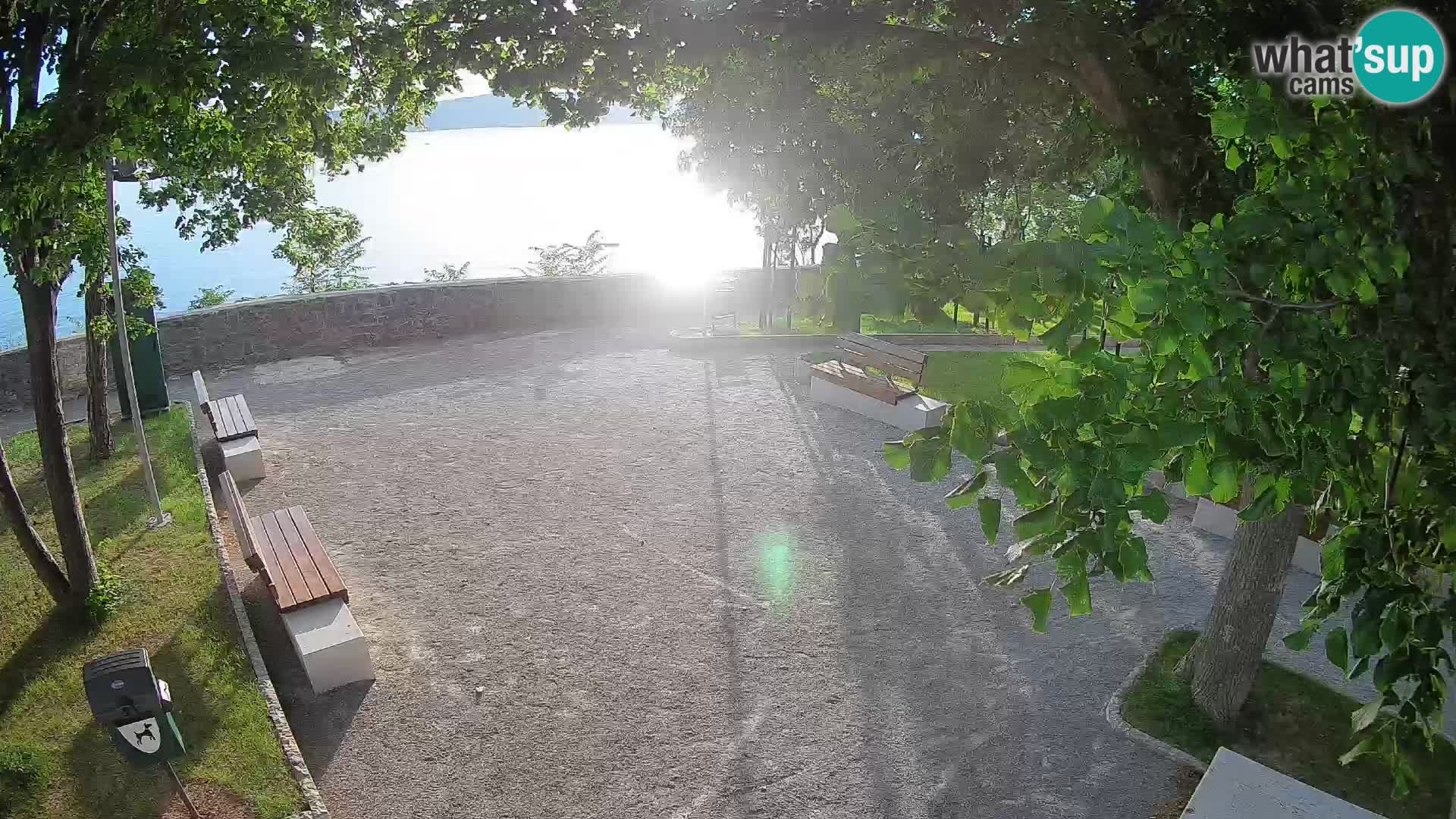 Kamera uživo Senj – Park književnika i Velebitski kanal