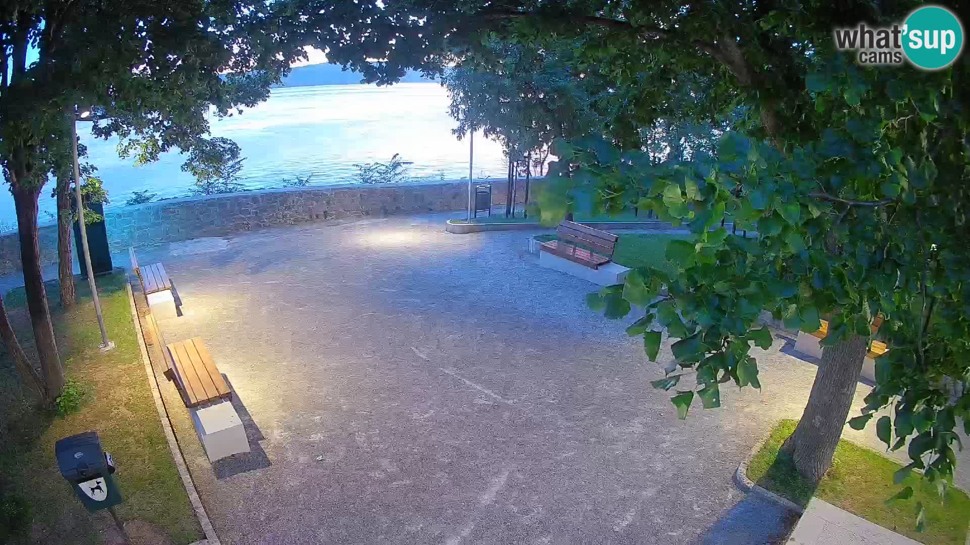 Webcam Senj en direct – Parc des Écrivains et canal du Velebit