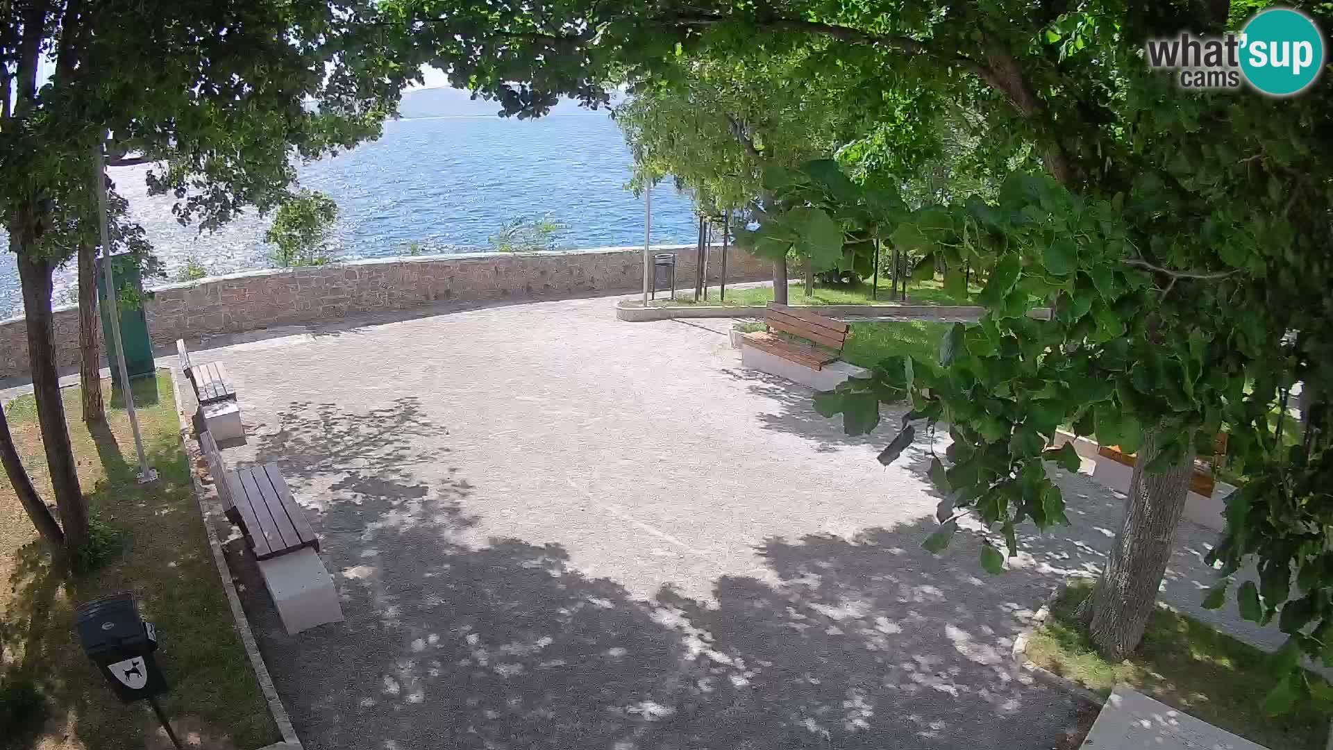 Spletna kamera Senj v živo – Park pisateljev in Velebitski kanal