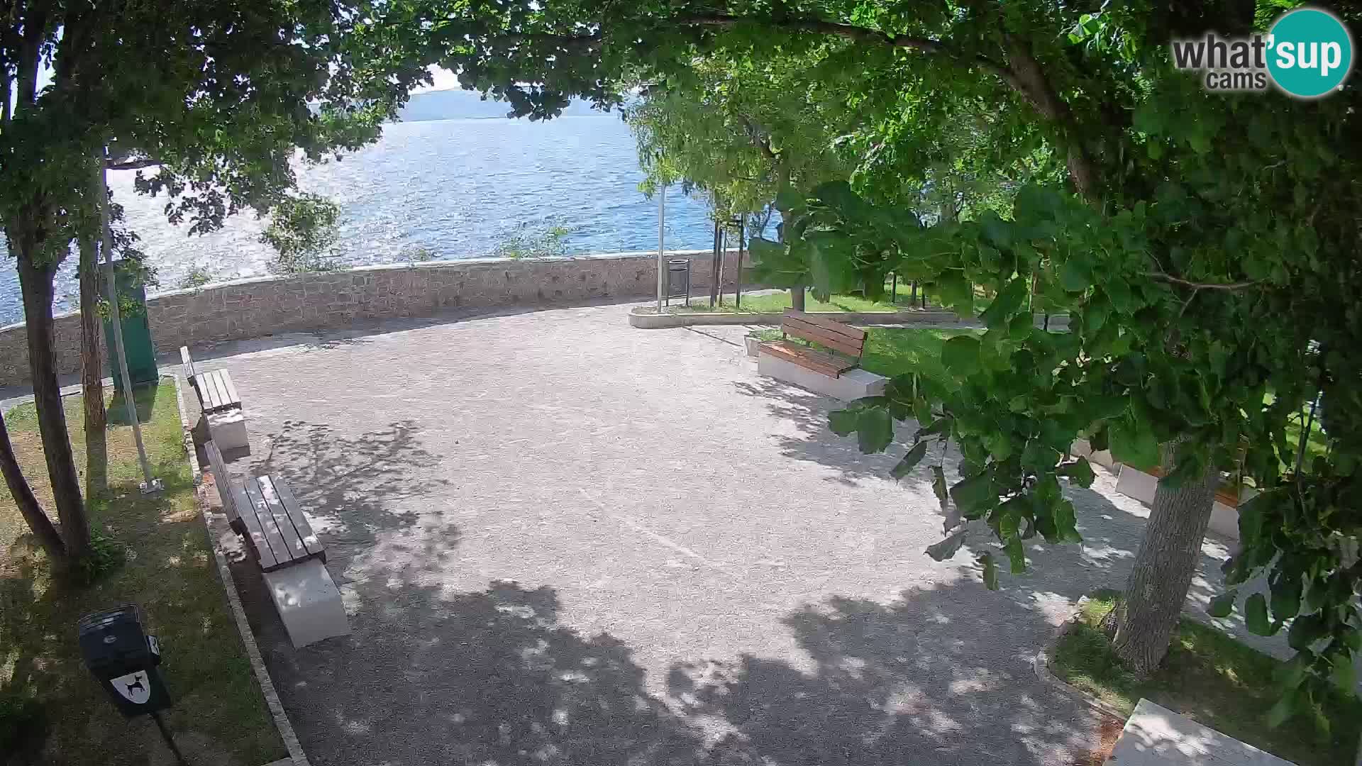 Spletna kamera Senj v živo – Park pisateljev in Velebitski kanal