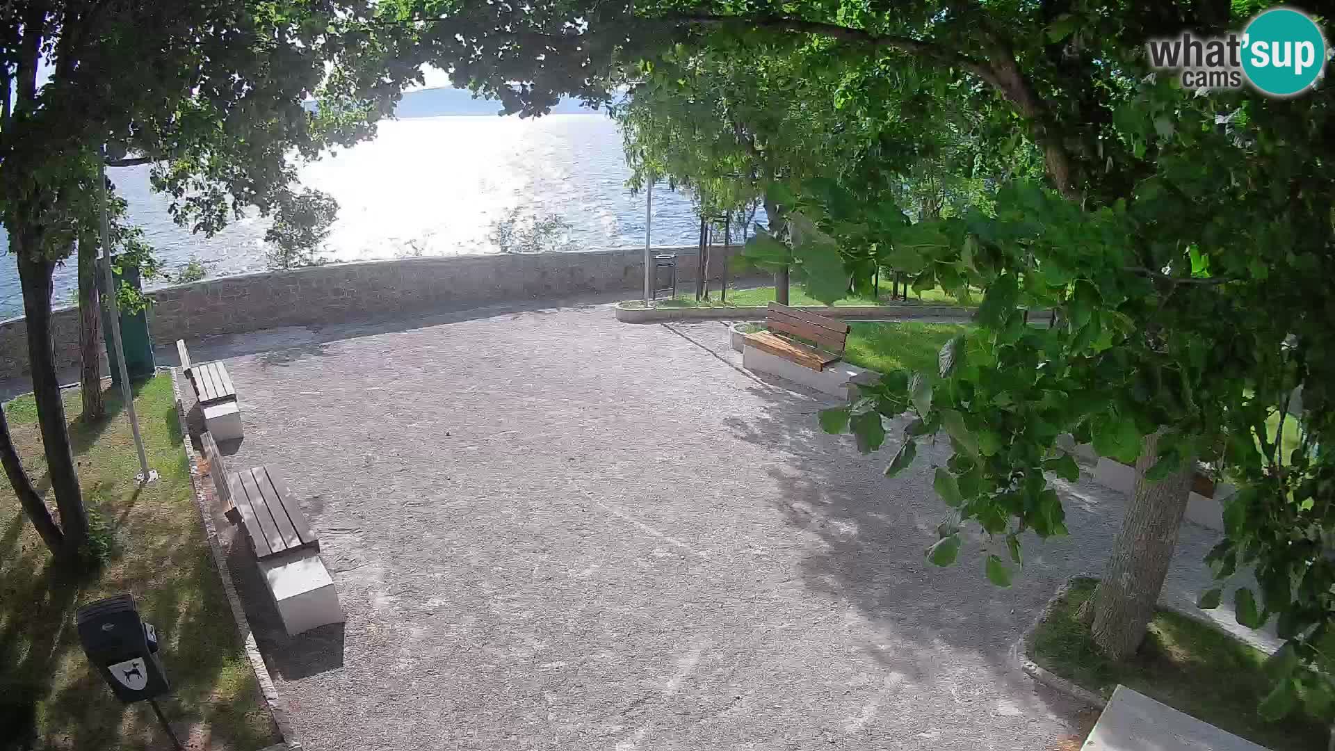Spletna kamera Senj v živo – Park pisateljev in Velebitski kanal