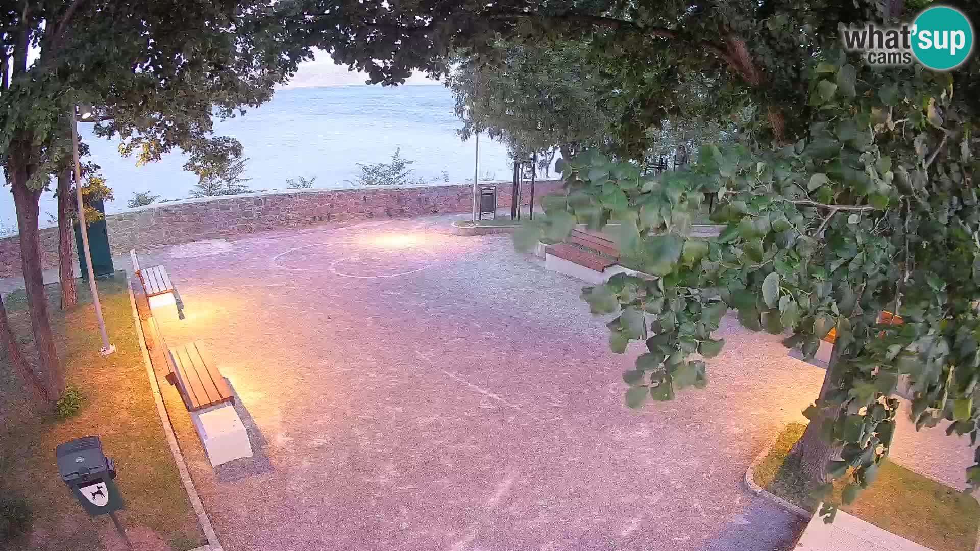 Senj Live Webcam – Schriftstellerpark und Velebit-Kanal