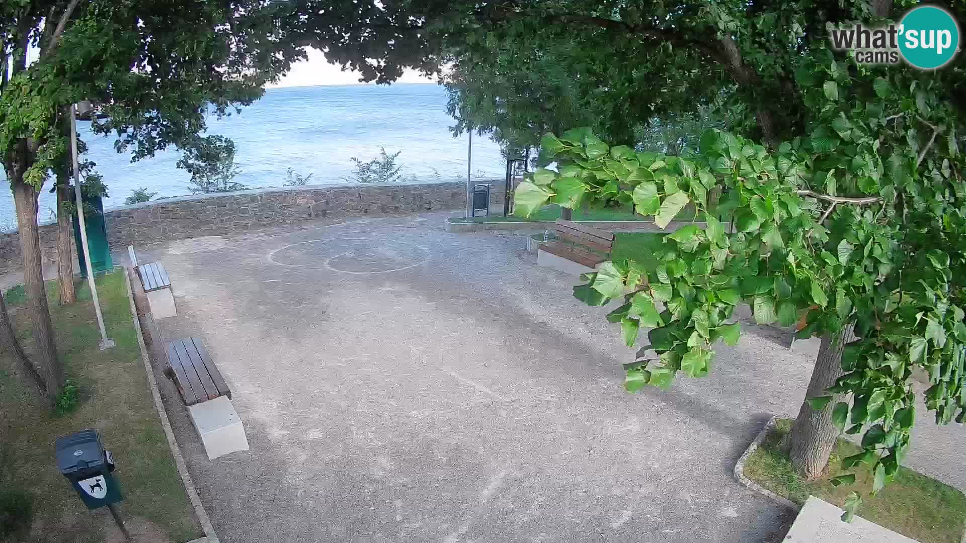 Spletna kamera Senj v živo – Park pisateljev in Velebitski kanal