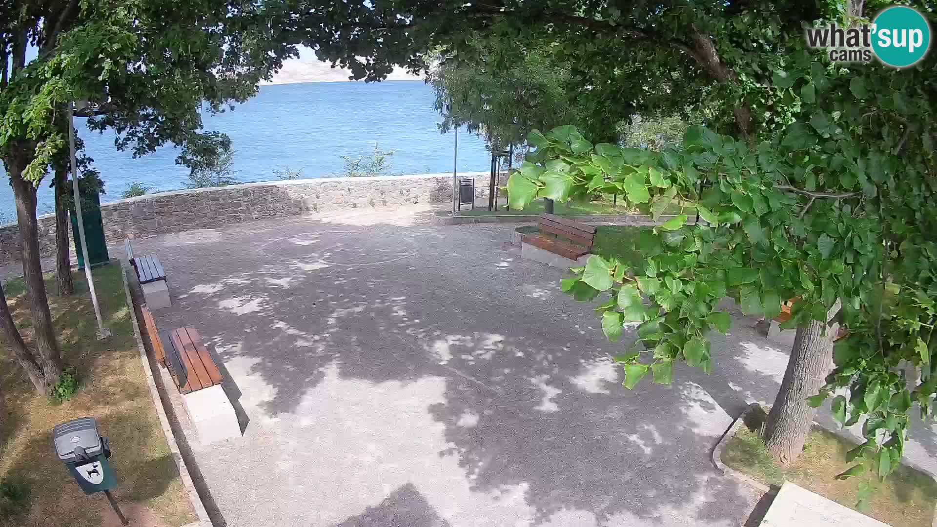 Spletna kamera Senj v živo – Park pisateljev in Velebitski kanal