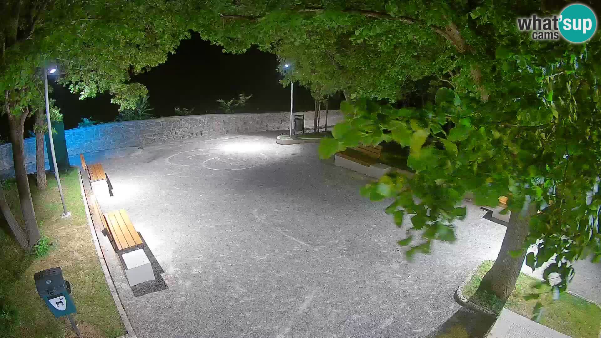 Spletna kamera Senj v živo – Park pisateljev in Velebitski kanal
