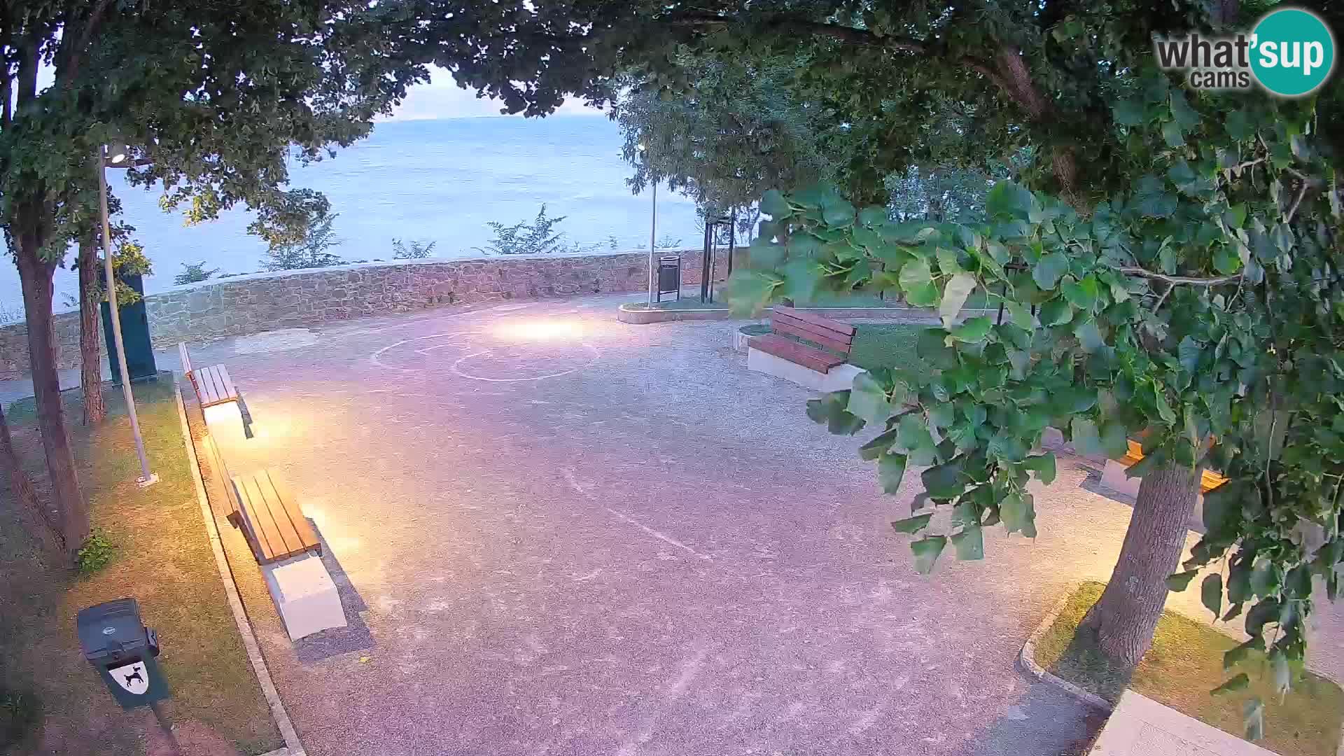 Senj Live Webcam – Schriftstellerpark und Velebit-Kanal