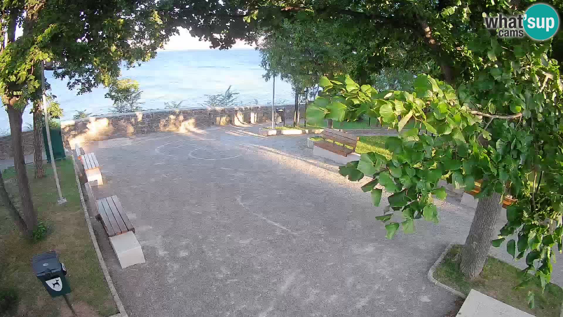 Spletna kamera Senj v živo – Park pisateljev in Velebitski kanal