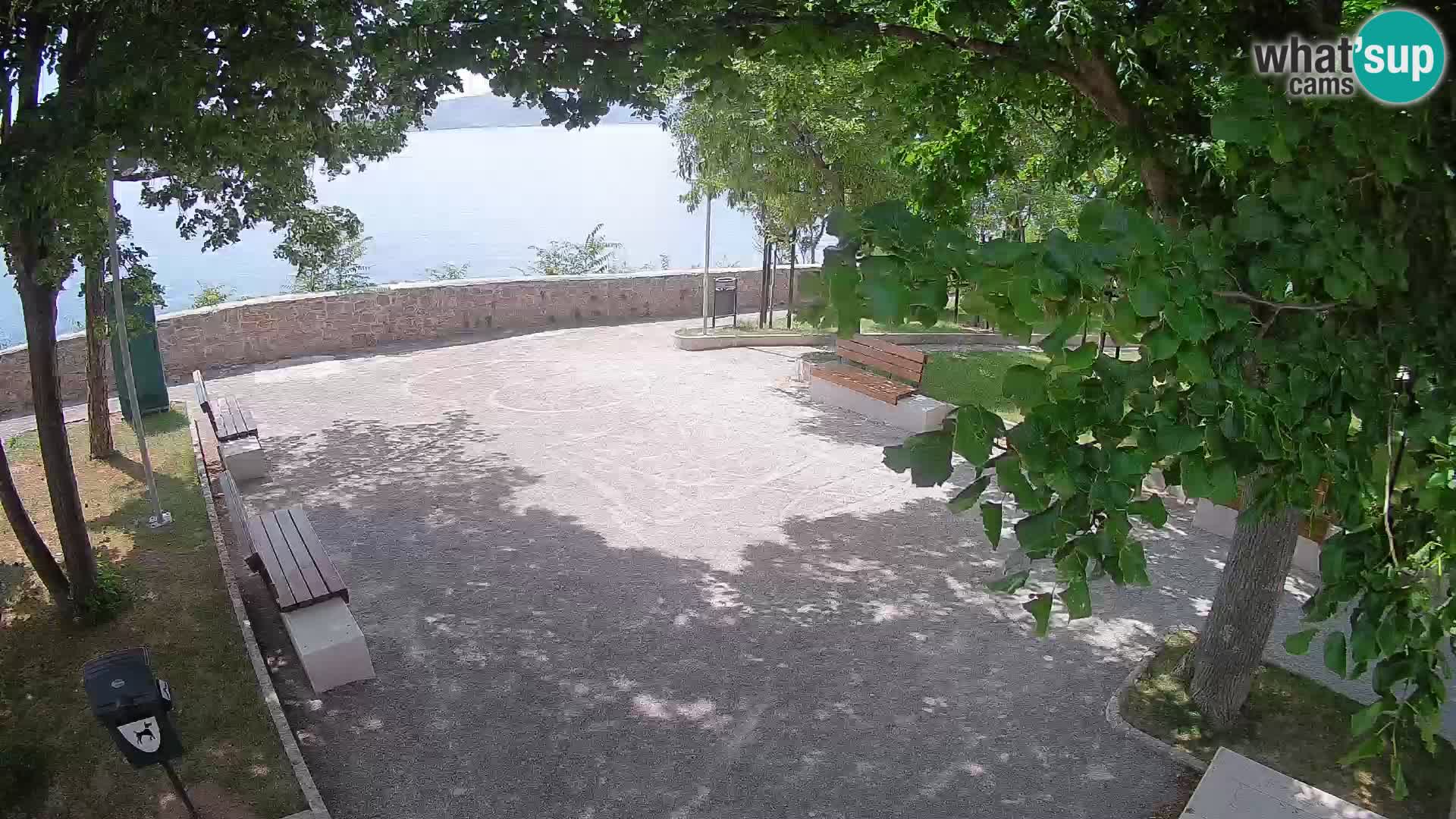 Webcam Senj en direct – Parc des Écrivains et canal du Velebit