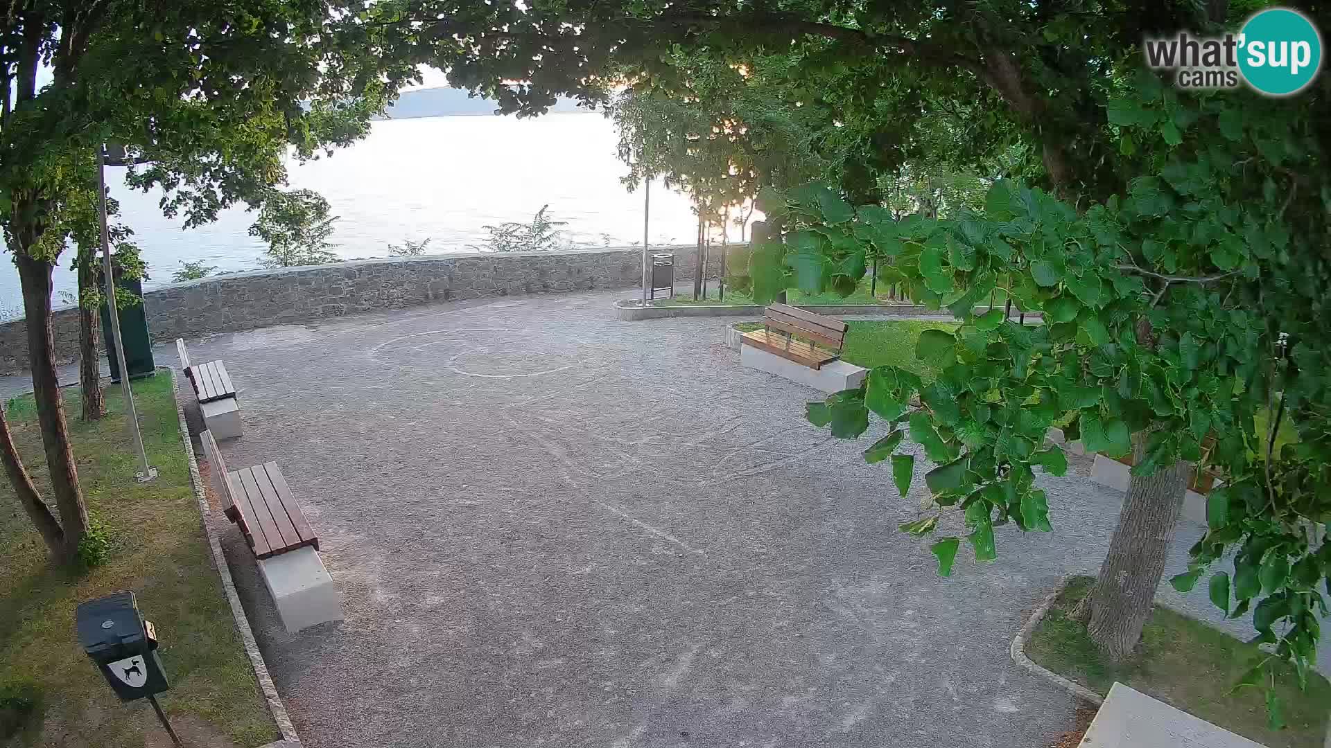 Webcam Senj en direct – Parc des Écrivains et canal du Velebit