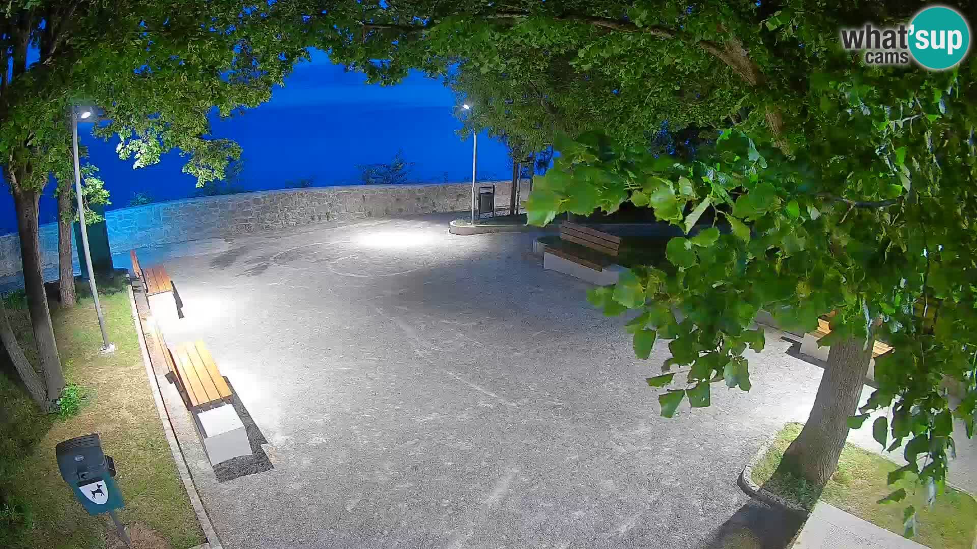 Webcam Senj en direct – Parc des Écrivains et canal du Velebit