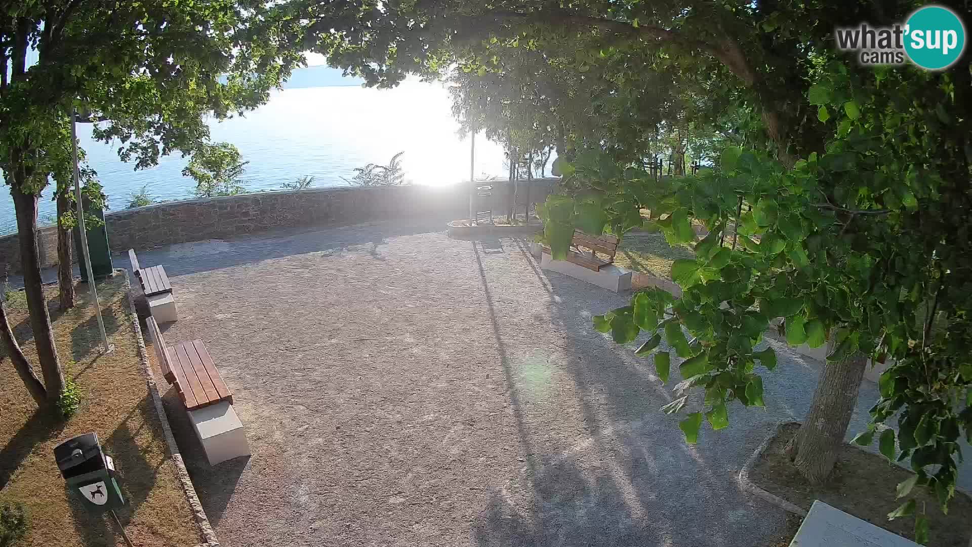 Spletna kamera Senj v živo – Park pisateljev in Velebitski kanal