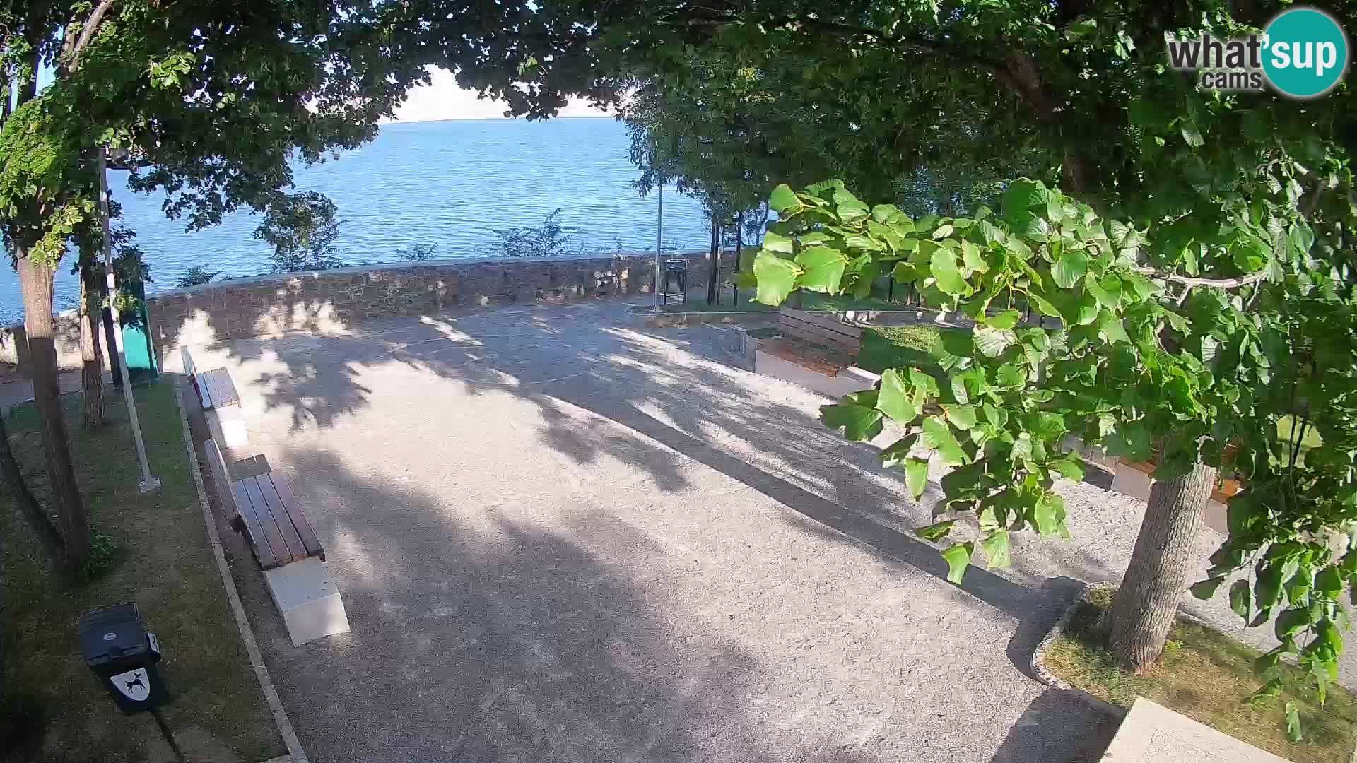 Spletna kamera Senj v živo – Park pisateljev in Velebitski kanal