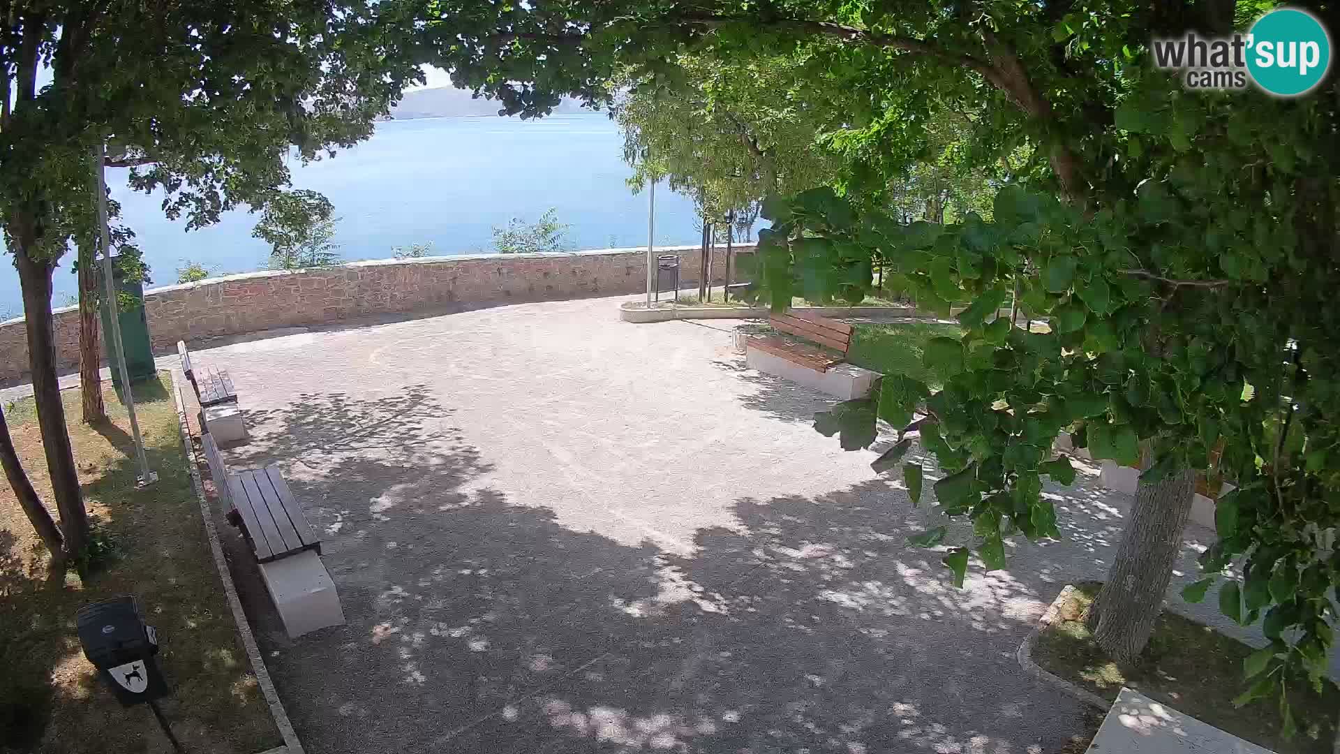Kamera uživo Senj – Park književnika i Velebitski kanal