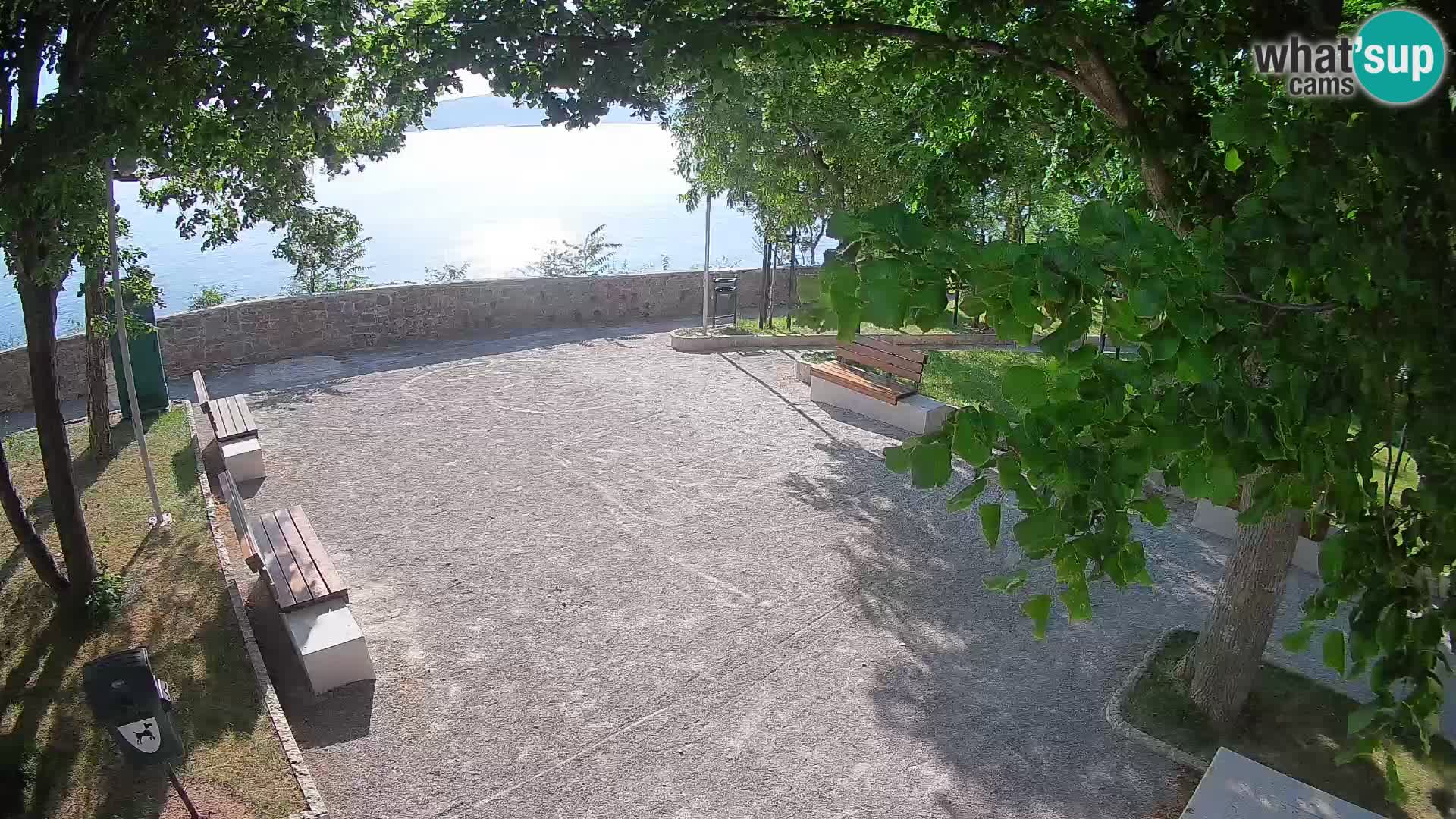 Webcam Senj en direct – Parc des Écrivains et canal du Velebit