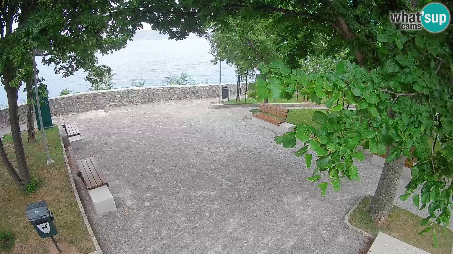 Spletna kamera Senj v živo – Park pisateljev in Velebitski kanal