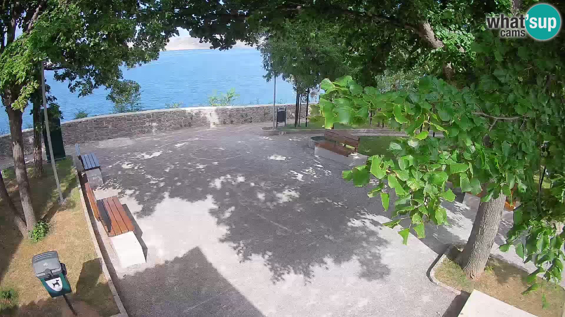 Spletna kamera Senj v živo – Park pisateljev in Velebitski kanal