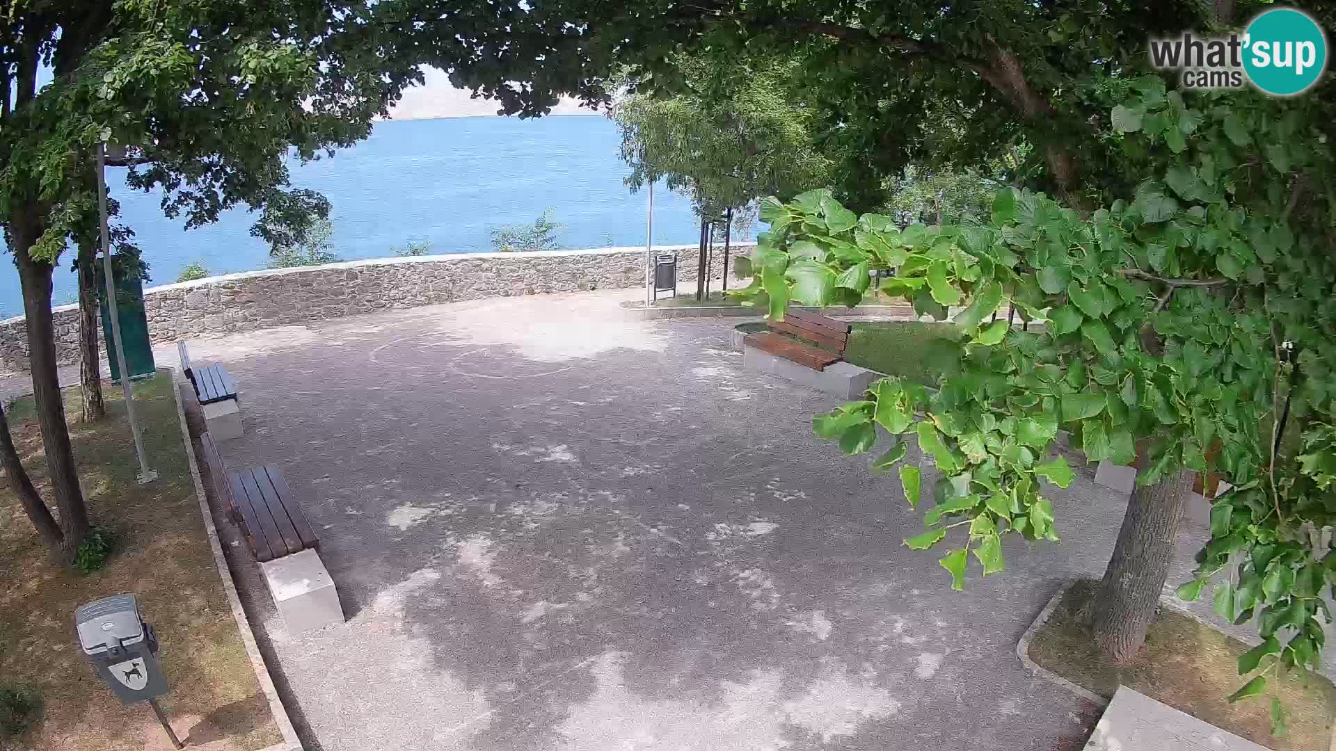 Spletna kamera Senj v živo – Park pisateljev in Velebitski kanal