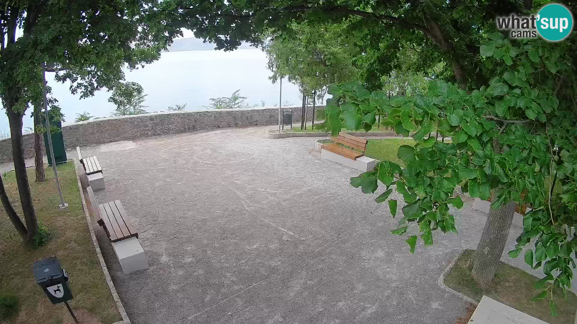Webcam Senj en direct – Parc des Écrivains et canal du Velebit