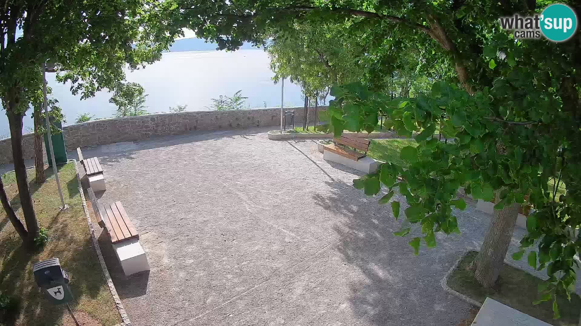 Kamera uživo Senj – Park književnika i Velebitski kanal