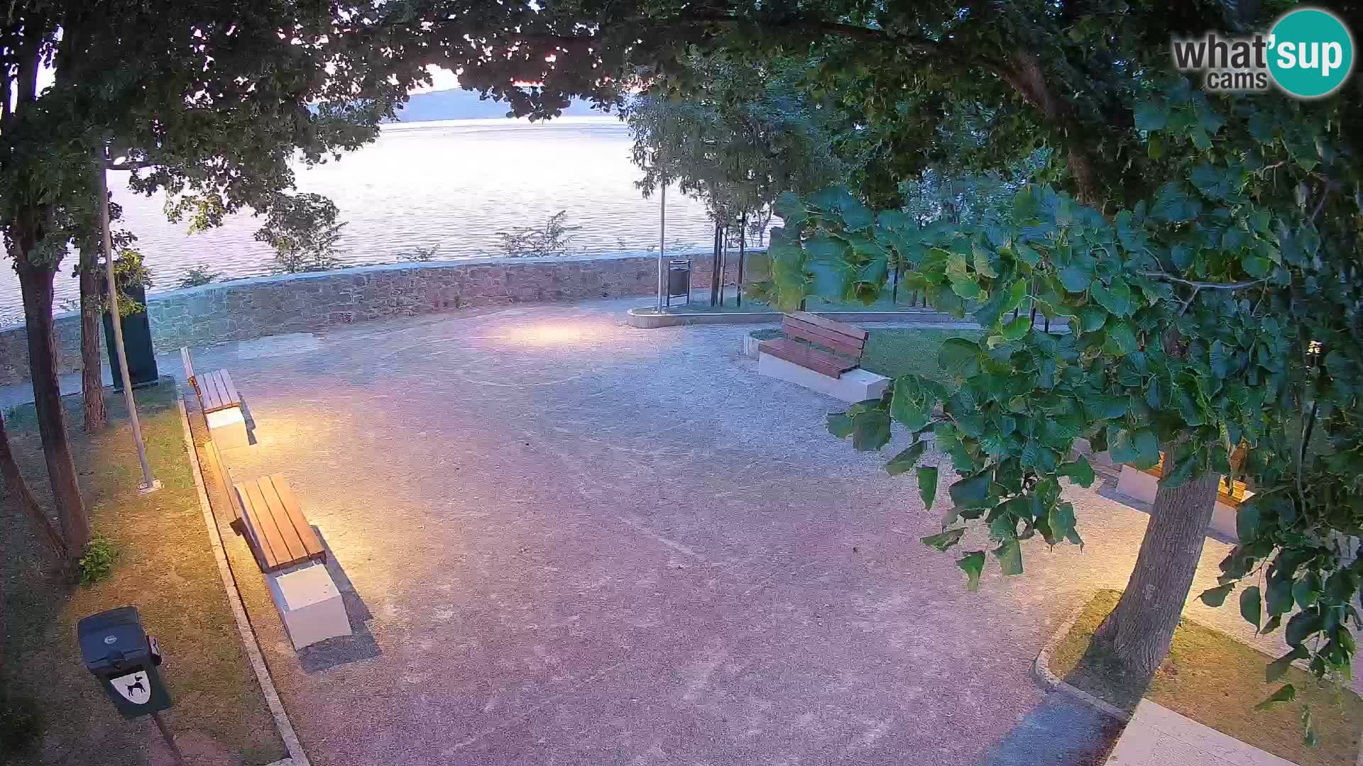 Webcam Senj en direct – Parc des Écrivains et canal du Velebit