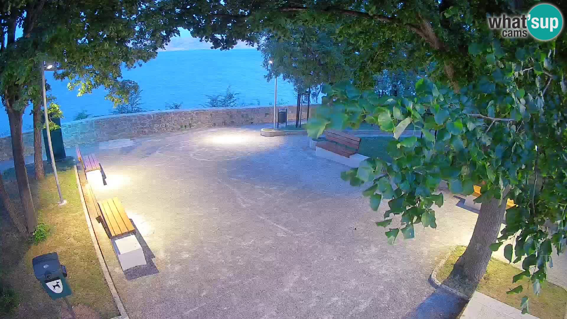 Kamera uživo Senj – Park književnika i Velebitski kanal