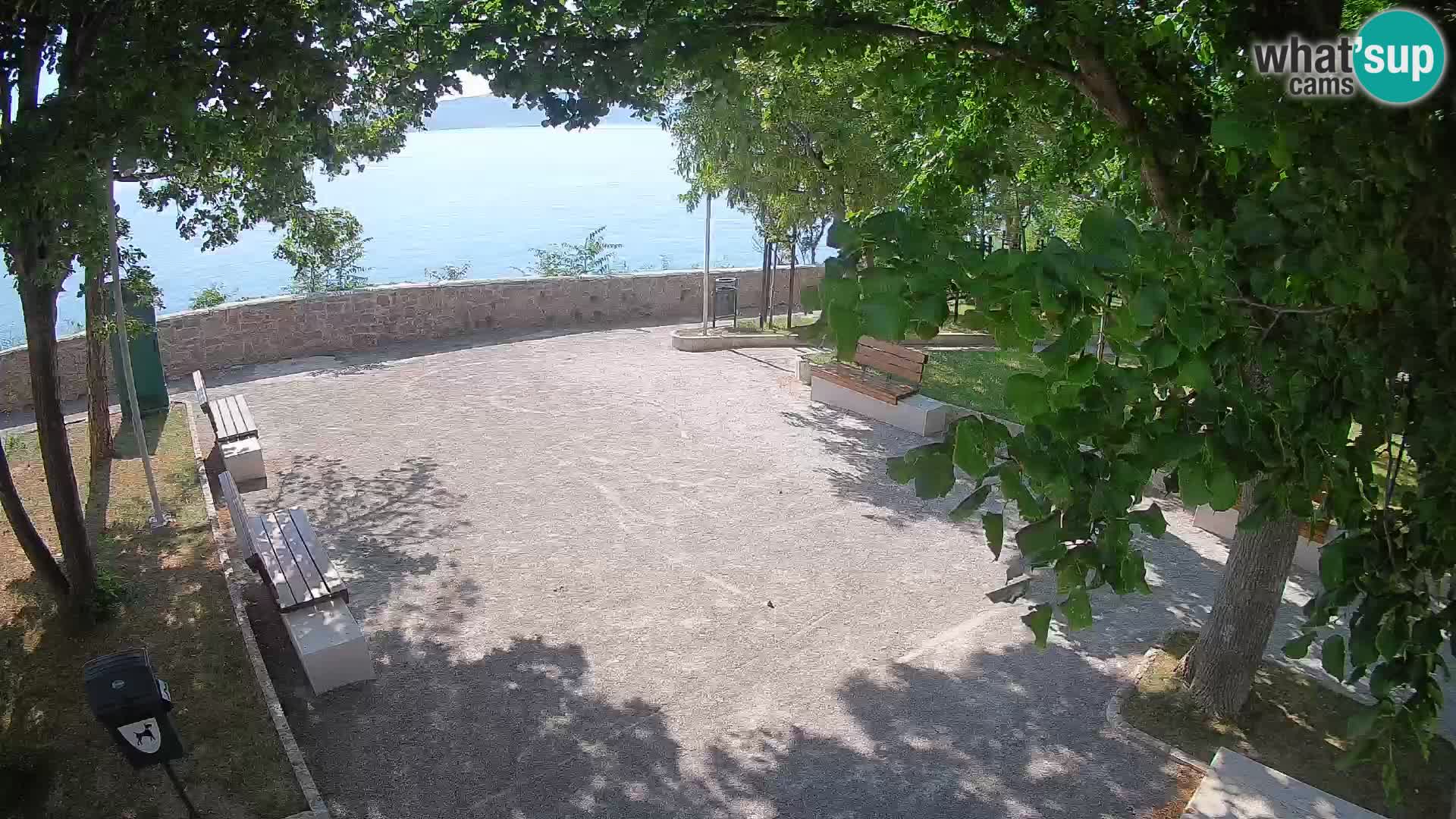 Spletna kamera Senj v živo – Park pisateljev in Velebitski kanal