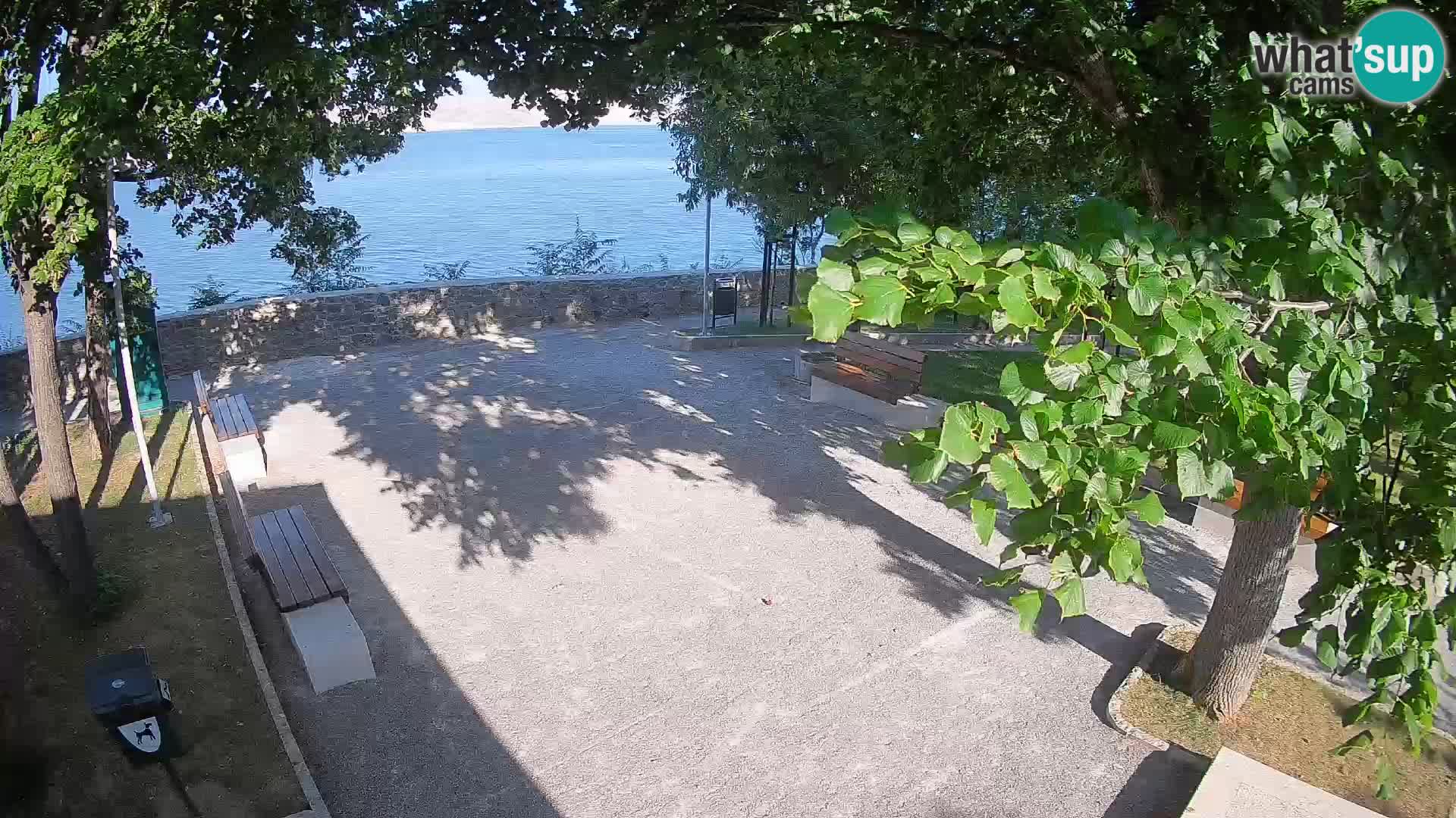 Spletna kamera Senj v živo – Park pisateljev in Velebitski kanal