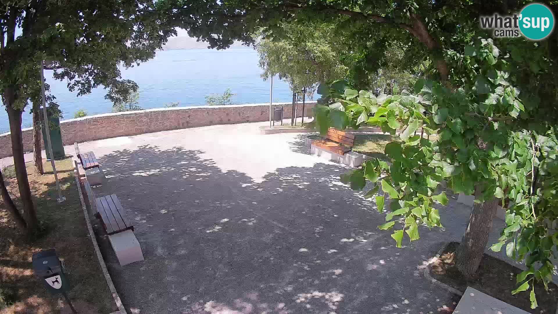 Spletna kamera Senj v živo – Park pisateljev in Velebitski kanal