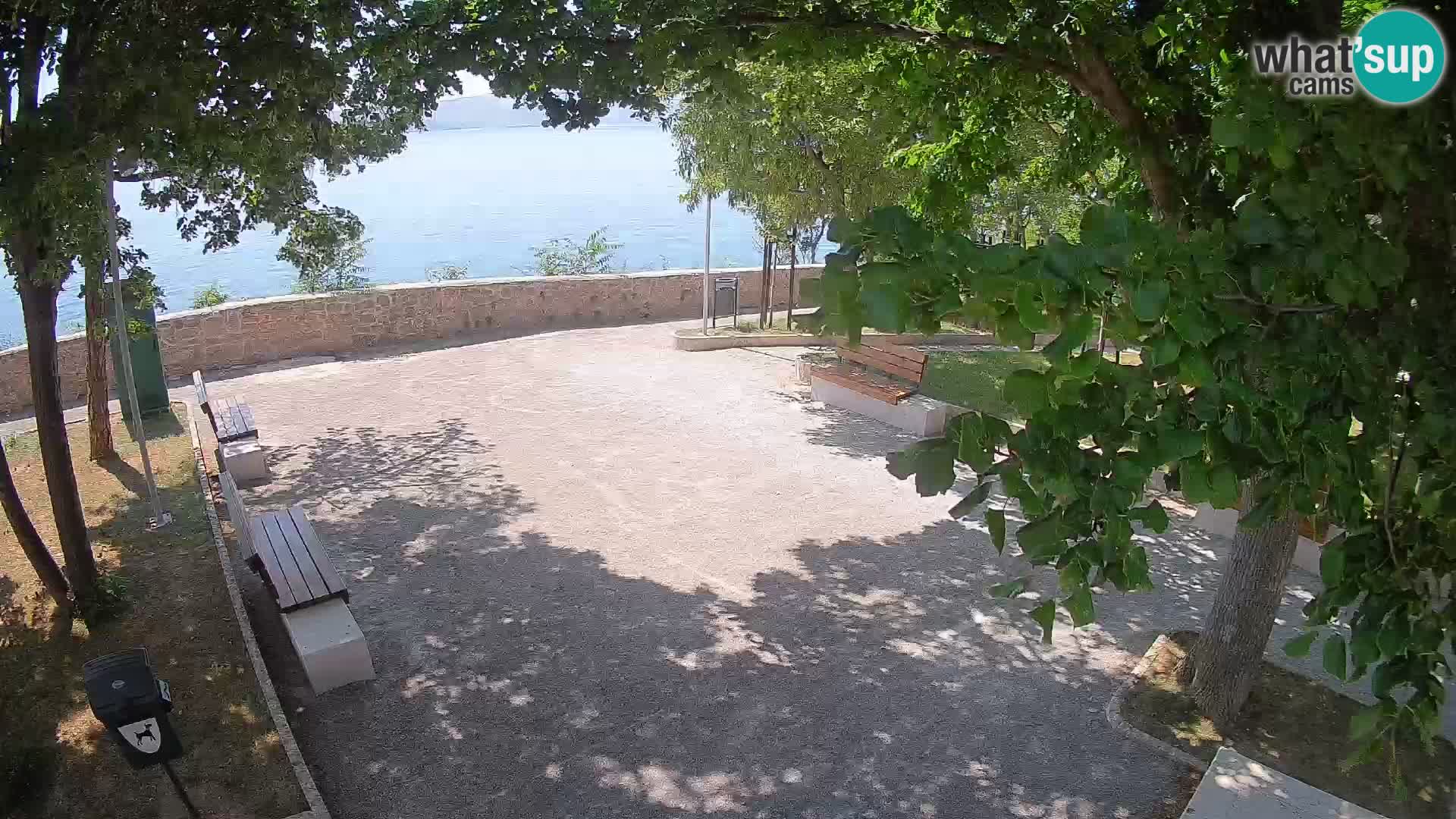 Spletna kamera Senj v živo – Park pisateljev in Velebitski kanal