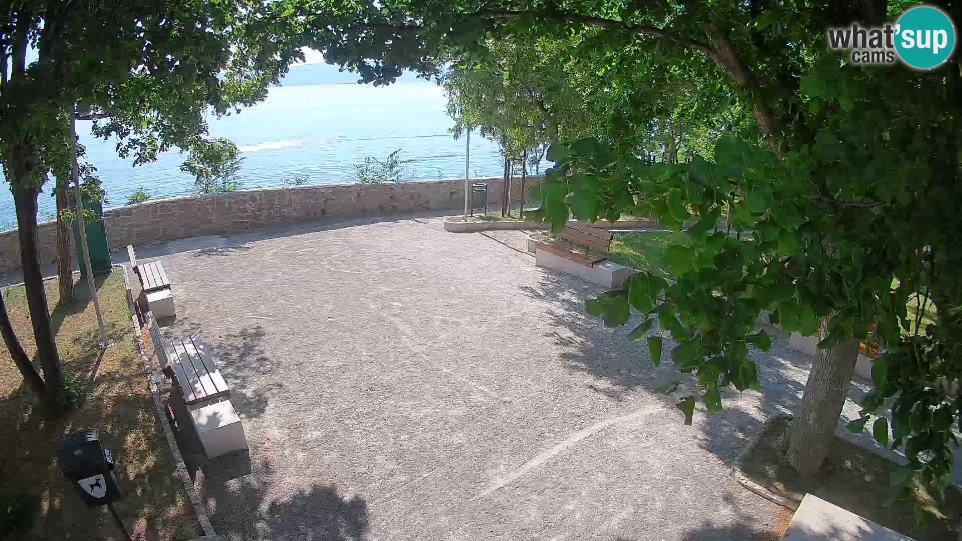 Spletna kamera Senj v živo – Park pisateljev in Velebitski kanal
