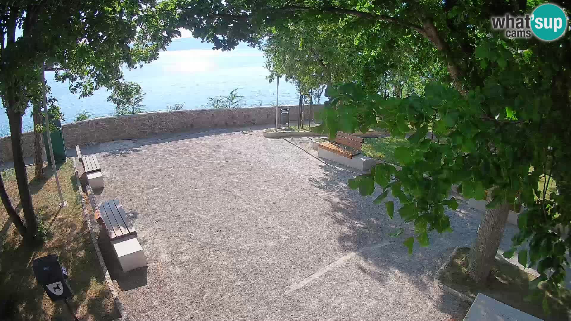Spletna kamera Senj v živo – Park pisateljev in Velebitski kanal