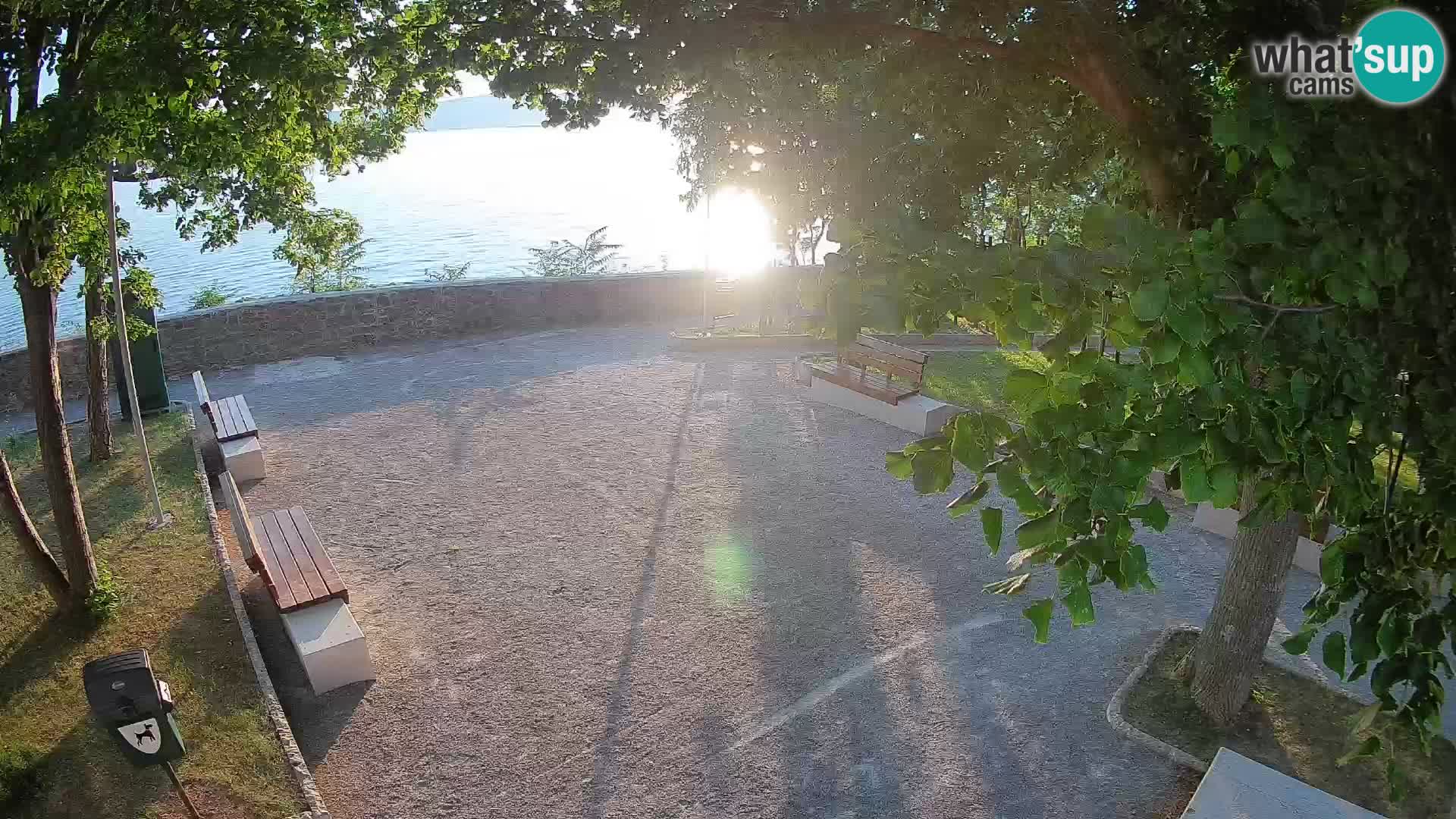 Spletna kamera Senj v živo – Park pisateljev in Velebitski kanal