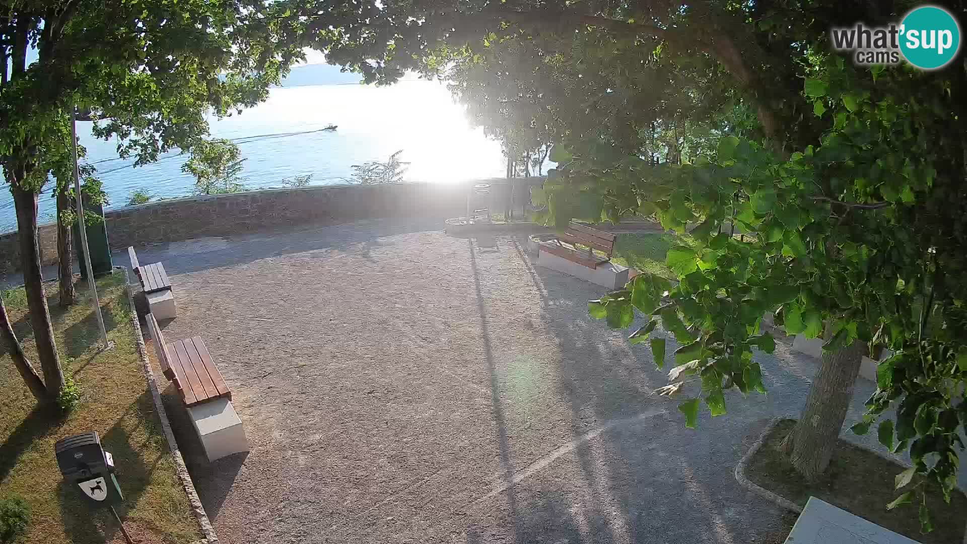 Spletna kamera Senj v živo – Park pisateljev in Velebitski kanal