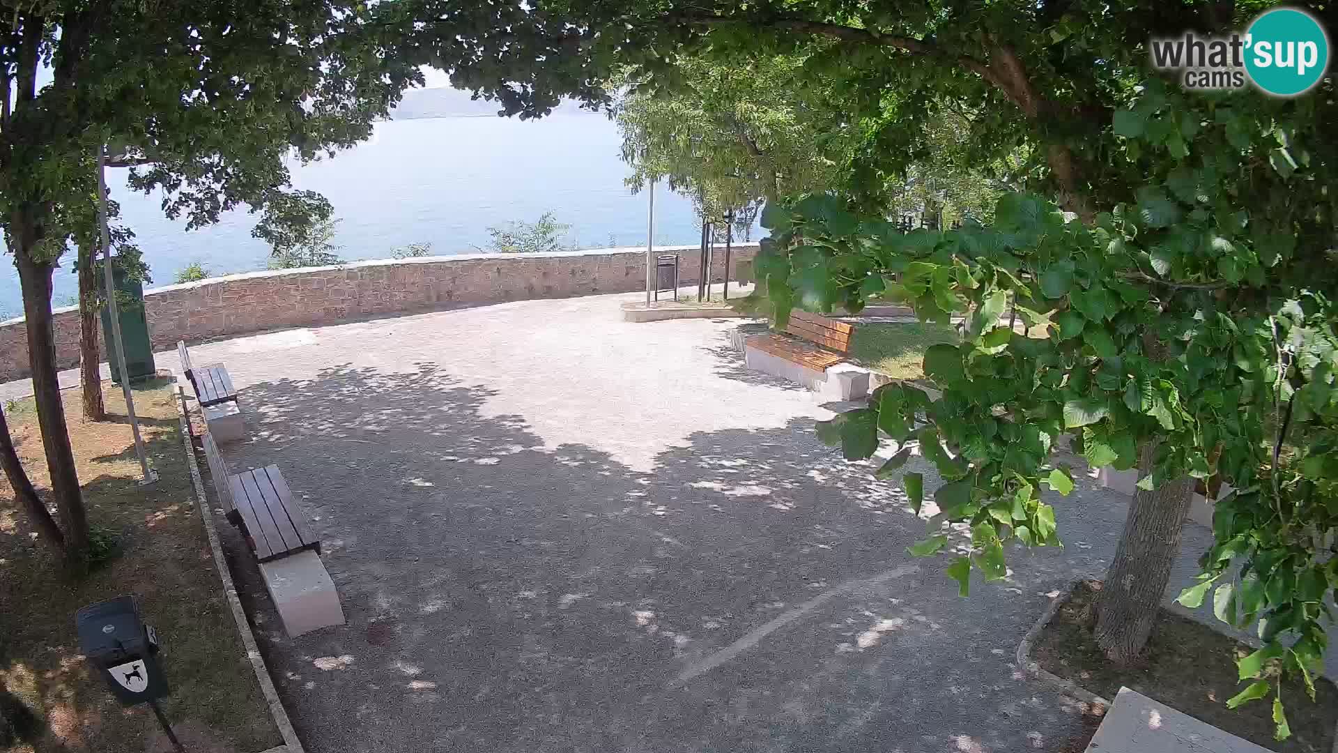 Webcam Senj en direct – Parc des Écrivains et canal du Velebit