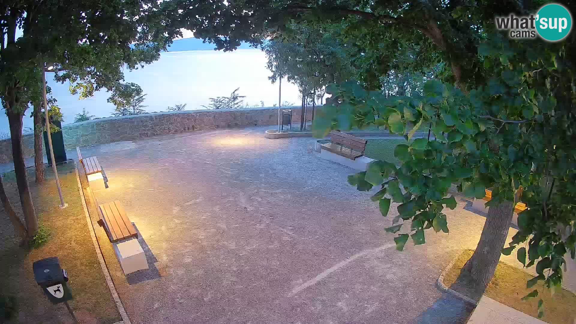 Senj Live Webcam – Schriftstellerpark und Velebit-Kanal
