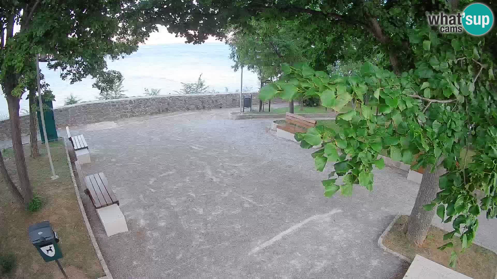 Spletna kamera Senj v živo – Park pisateljev in Velebitski kanal