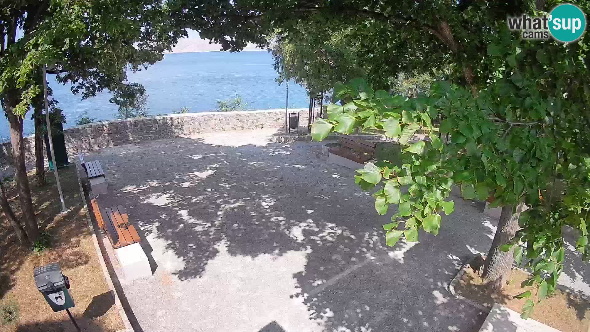 Webcam Senj en direct – Parc des Écrivains et canal du Velebit