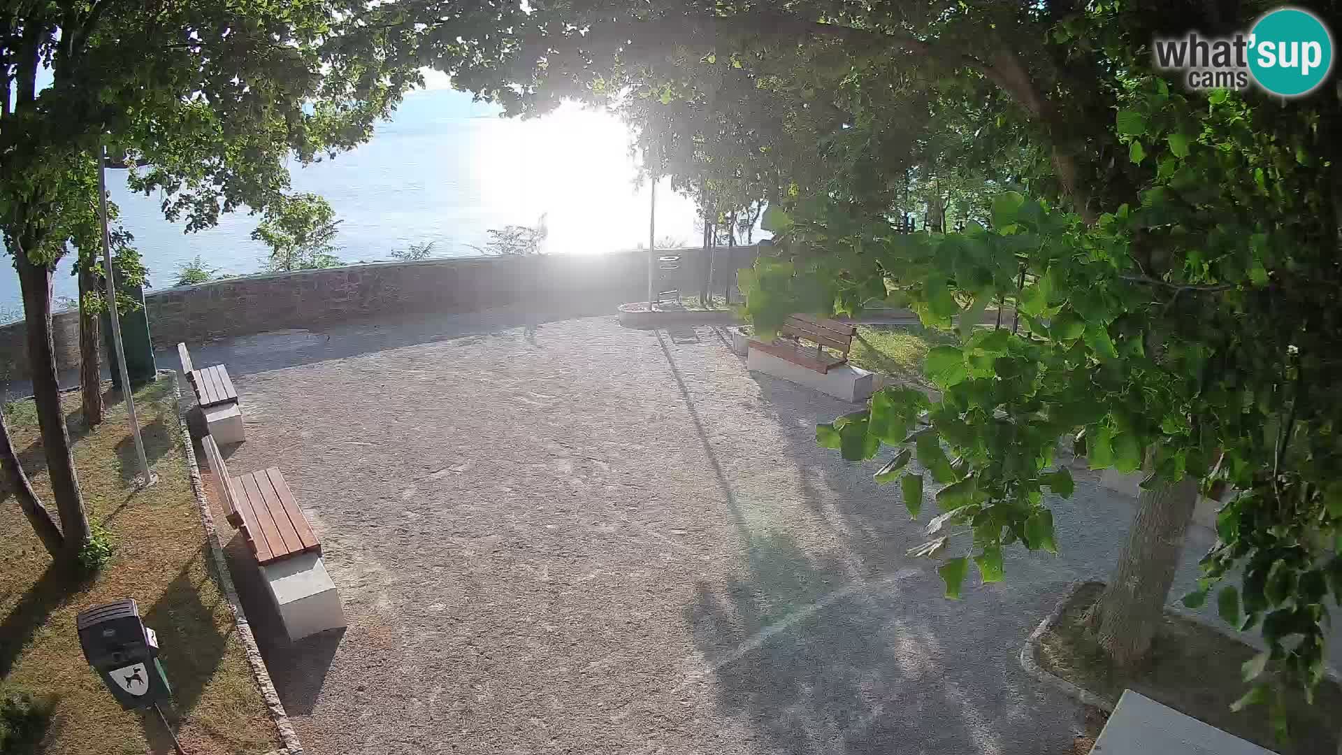 Webcam Senj en direct – Parc des Écrivains et canal du Velebit