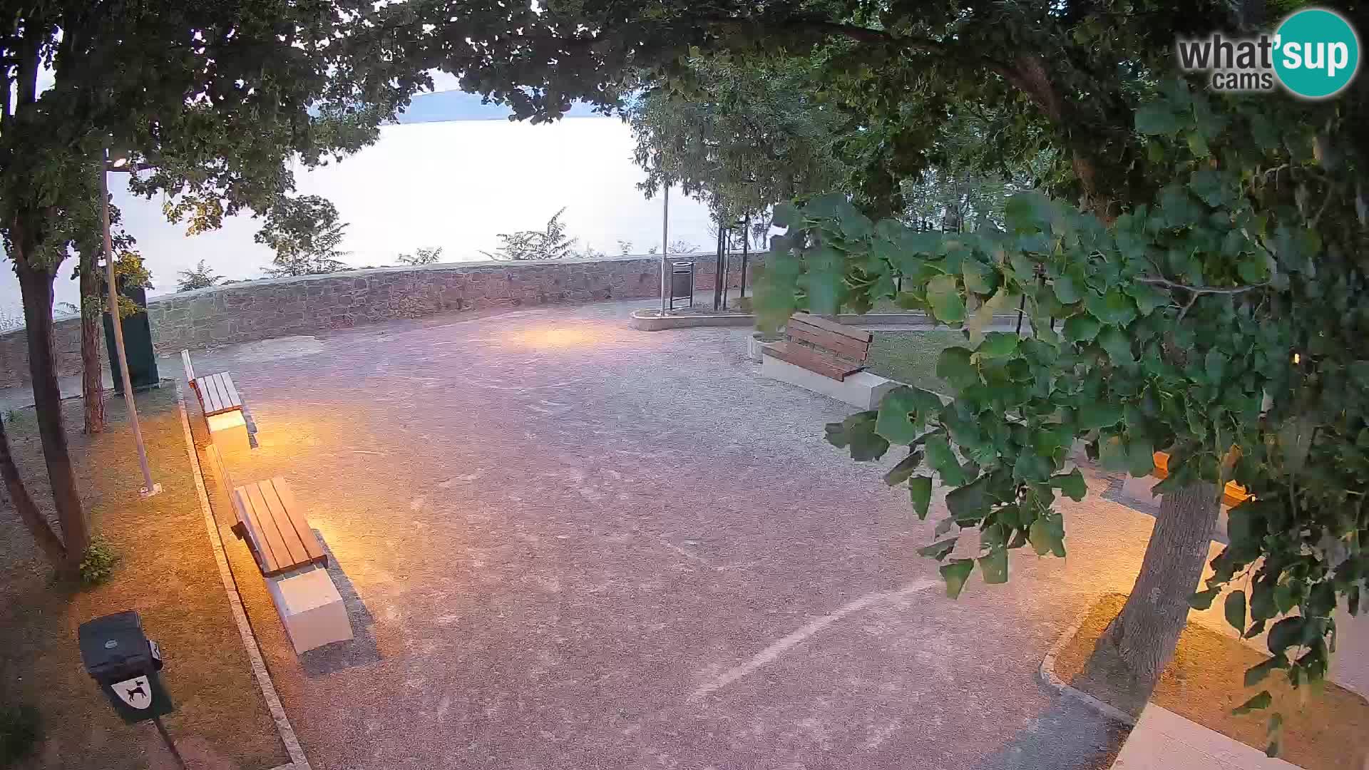 Senj Live Webcam – Schriftstellerpark und Velebit-Kanal
